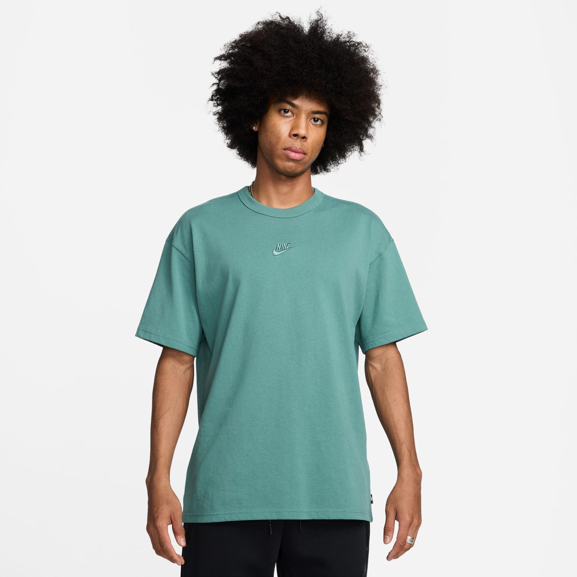 Nike Sportswear Premium Essentials Erkek Yeşil T-Shirt