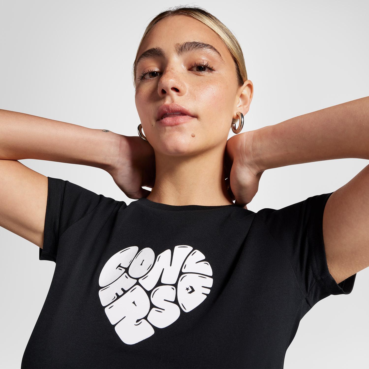 Converse Heart Slim Fit Kadın Siyah T-Shirt