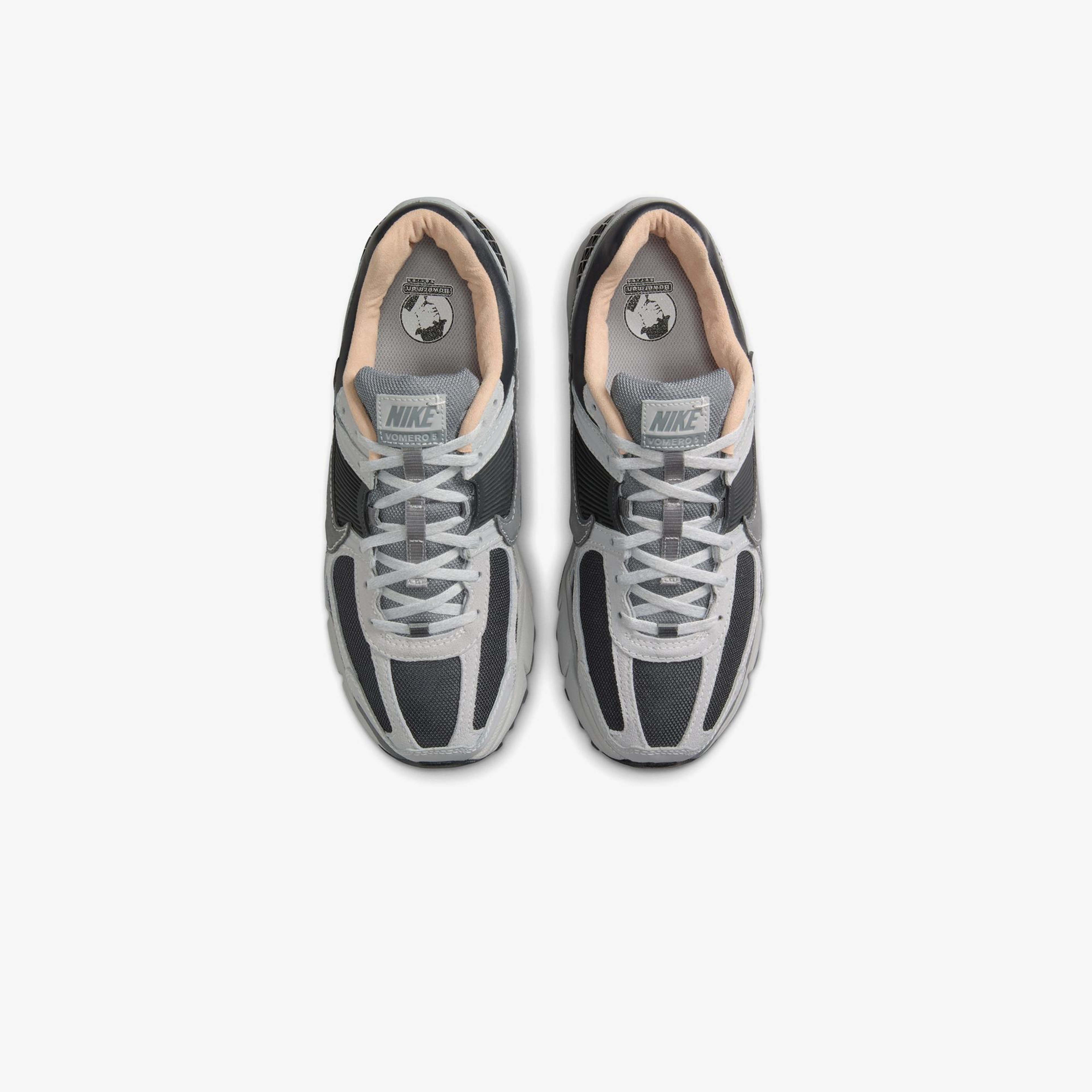 Nike Zoom Vomero 5 Erkek Gri Spor Ayakkabı