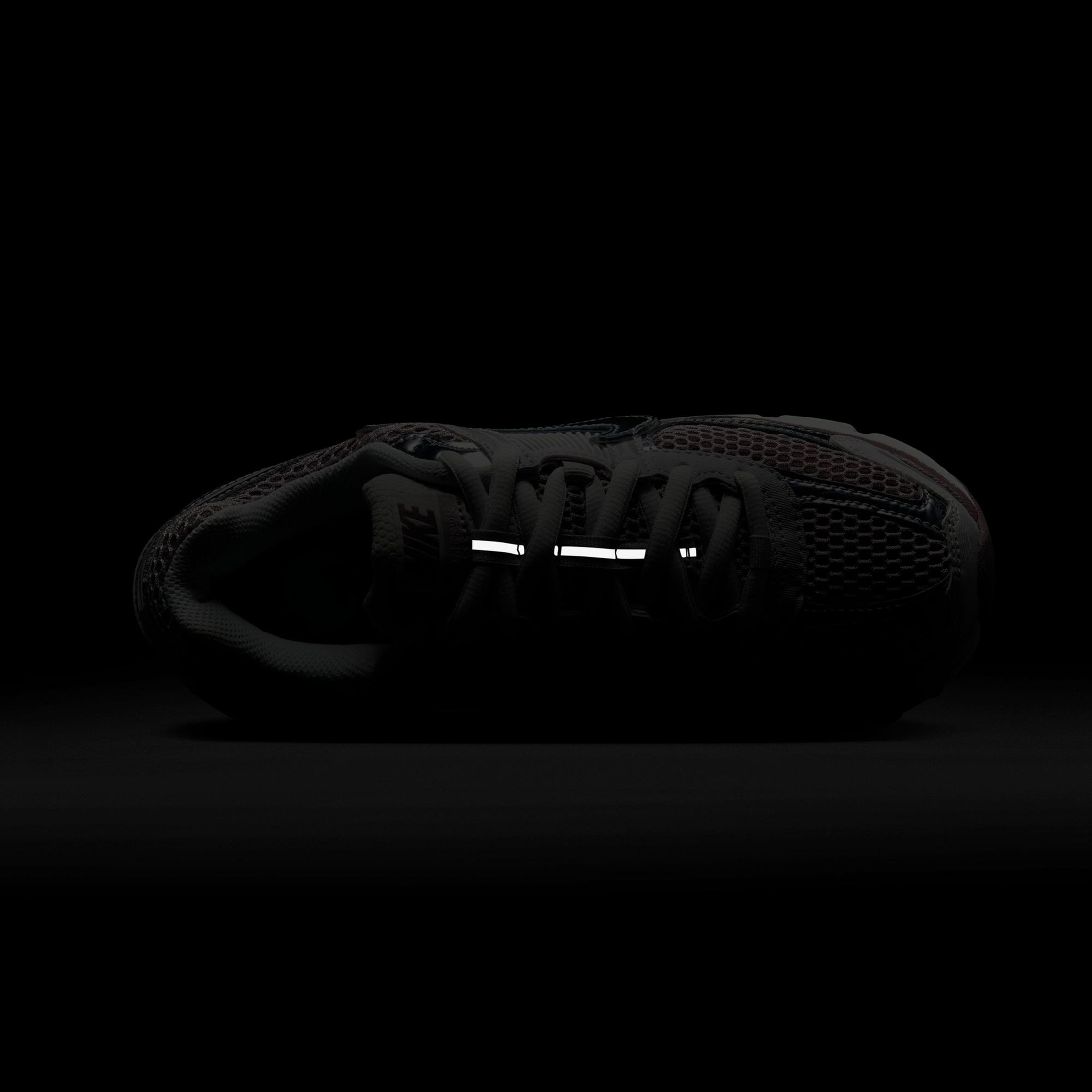 Nike Zoom Vomero 5 Kadın Gri Spor Ayakkabı