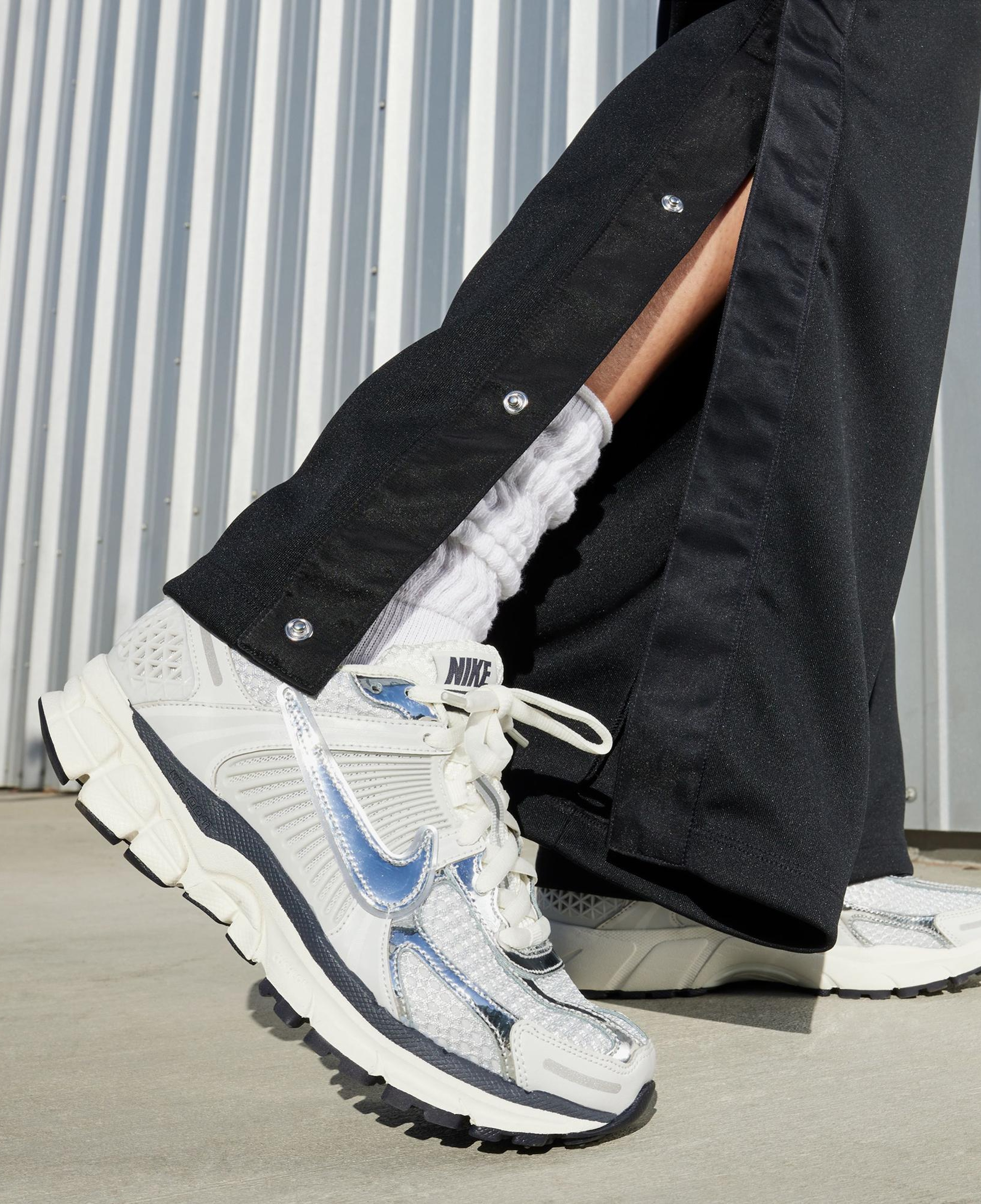 Nike Zoom Vomero 5 Kadın Gri Spor Ayakkabı