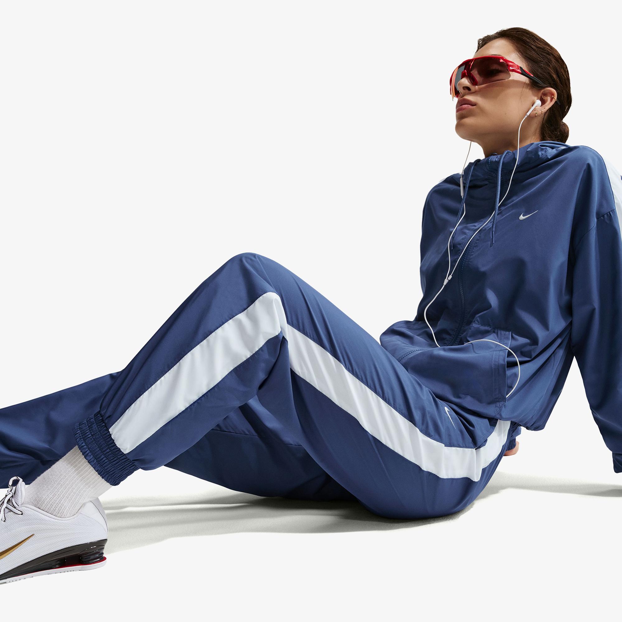 Nike Sportswear Classic Wovens Kadın Mavi Eşofman Altı