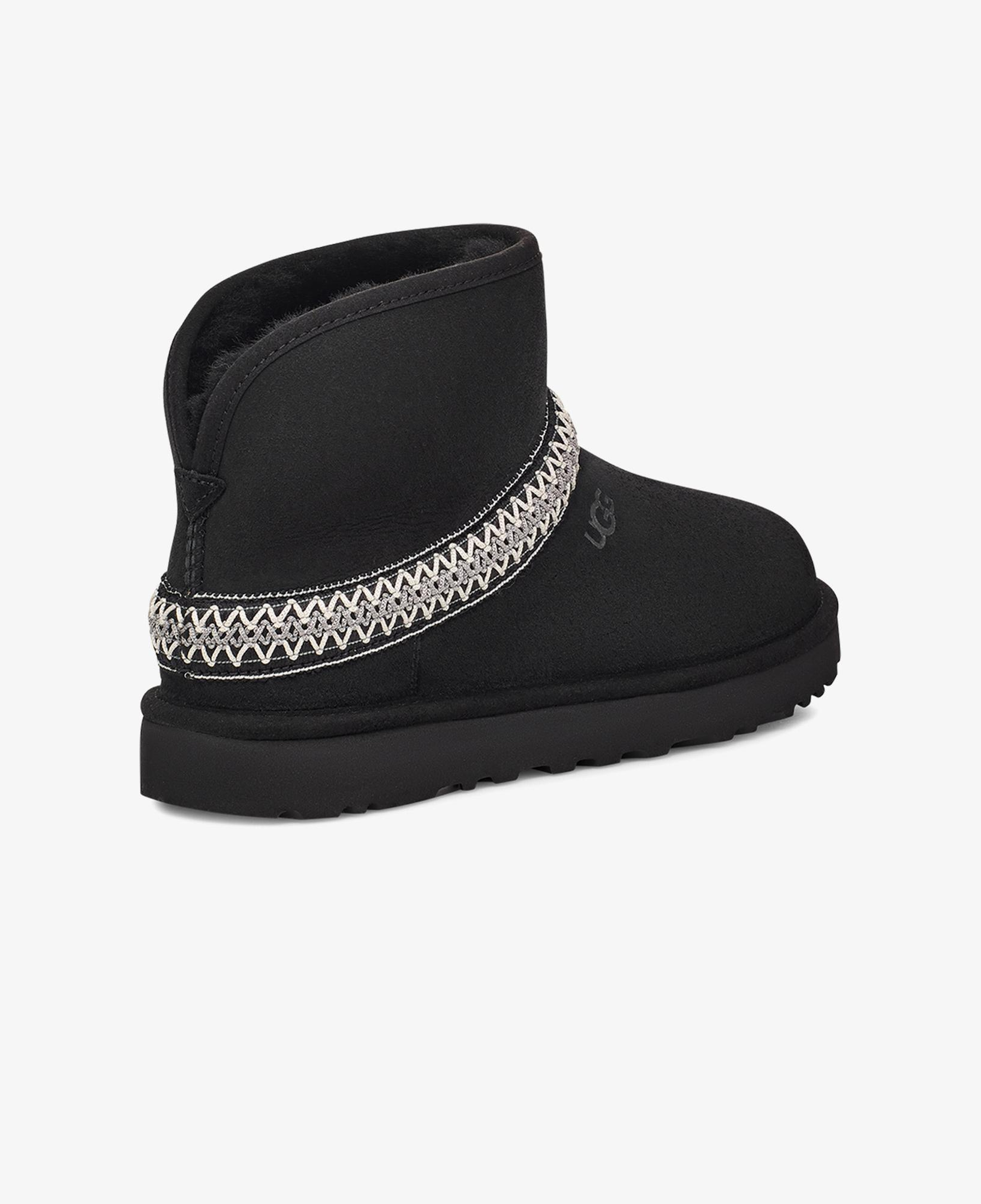 UGG Classic Mini Crescent Kadın Siyah Bot