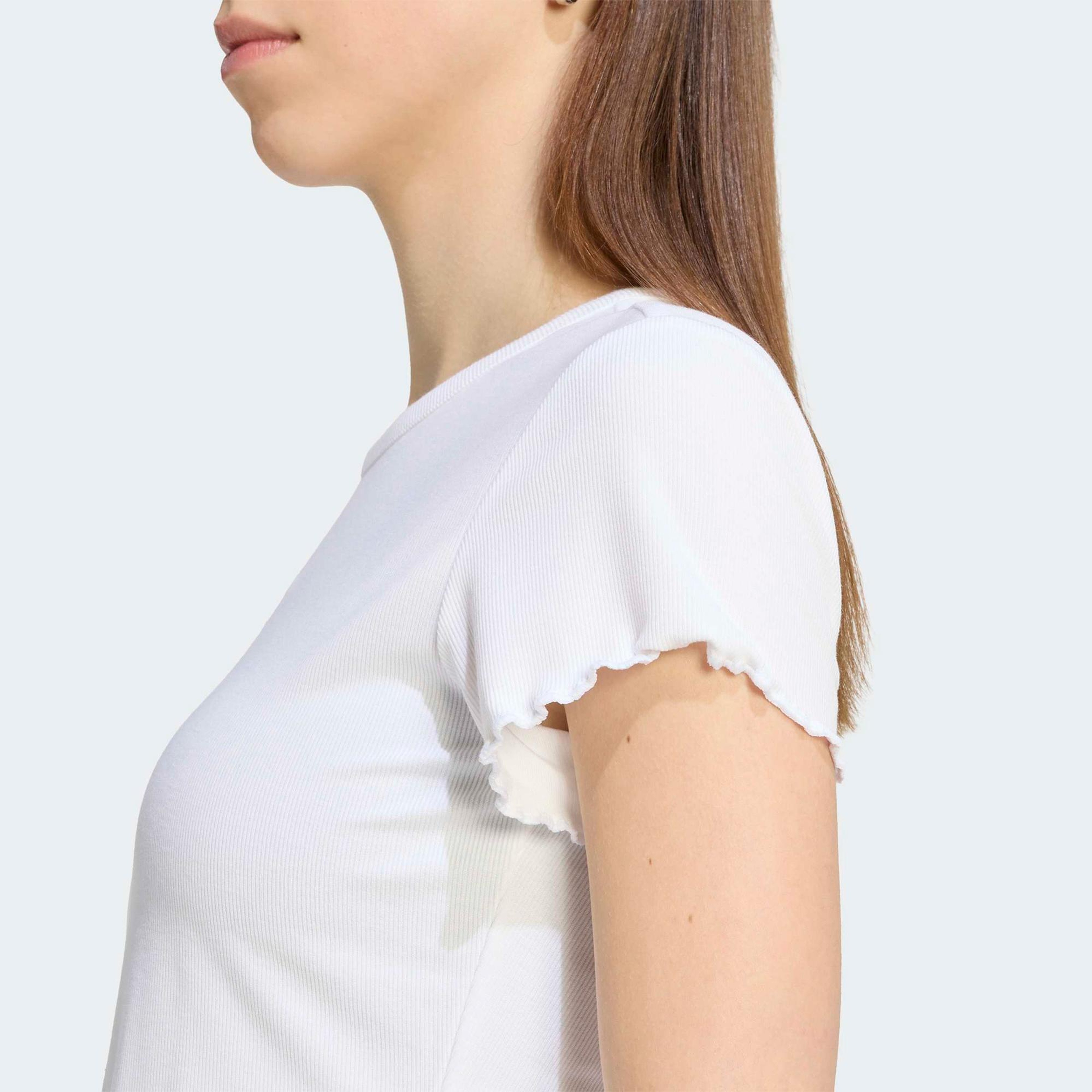 adidas Essentials Scalloped Kadın Beyaz T-Shirt