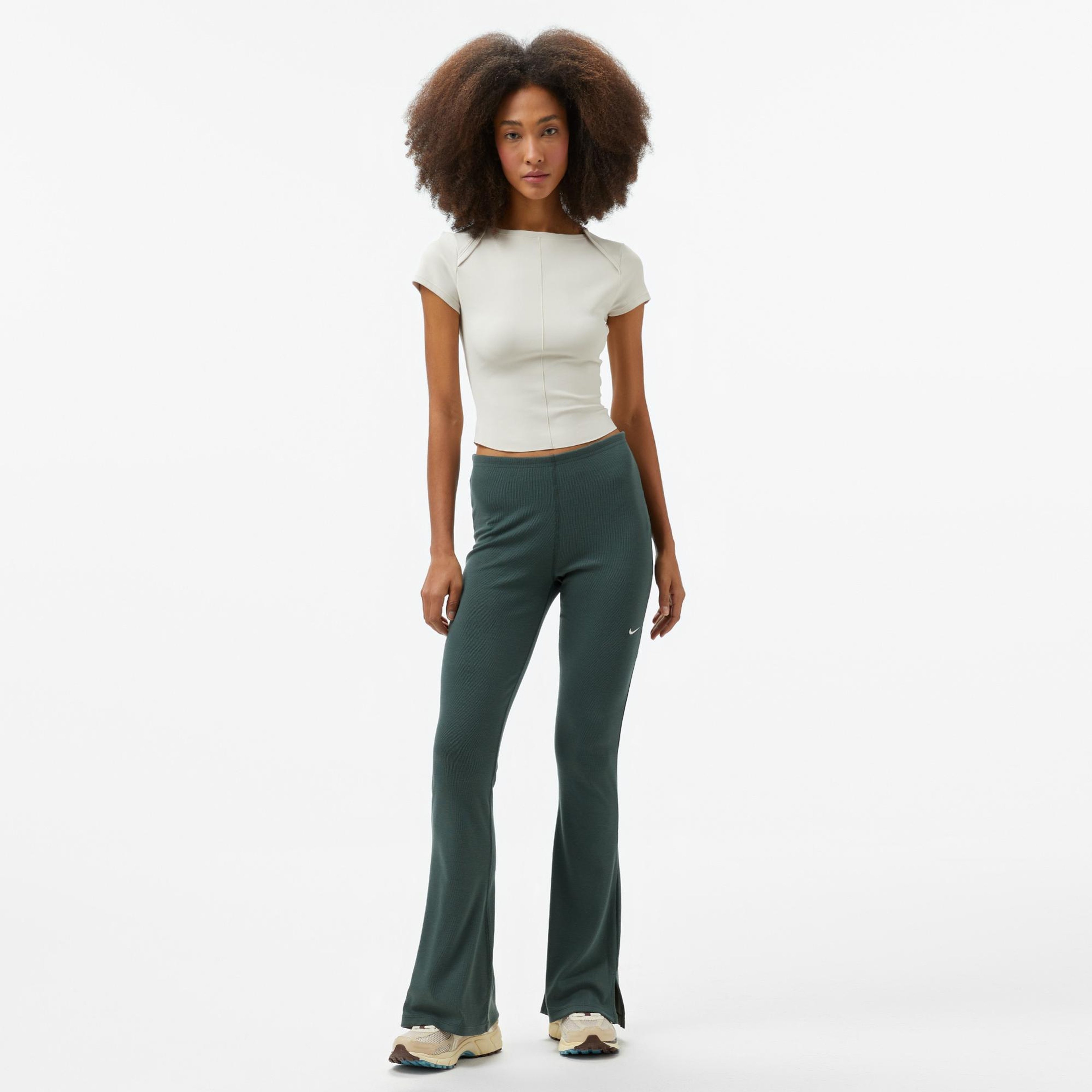 Nike Dri-Fit Zenvy Kadın Krem T-Shirt