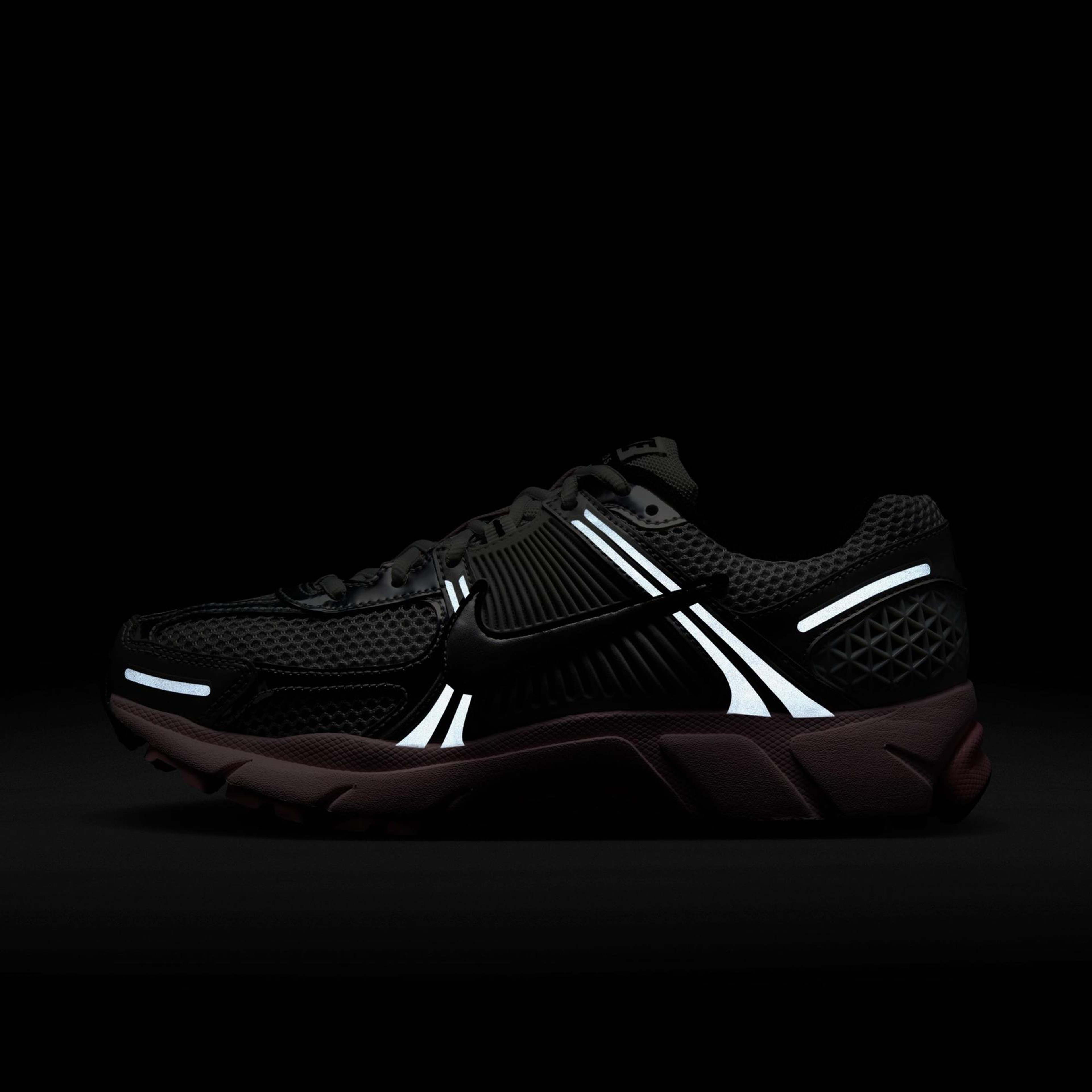 Nike Zoom Vomero 5 Kadın Gri Spor Ayakkabı