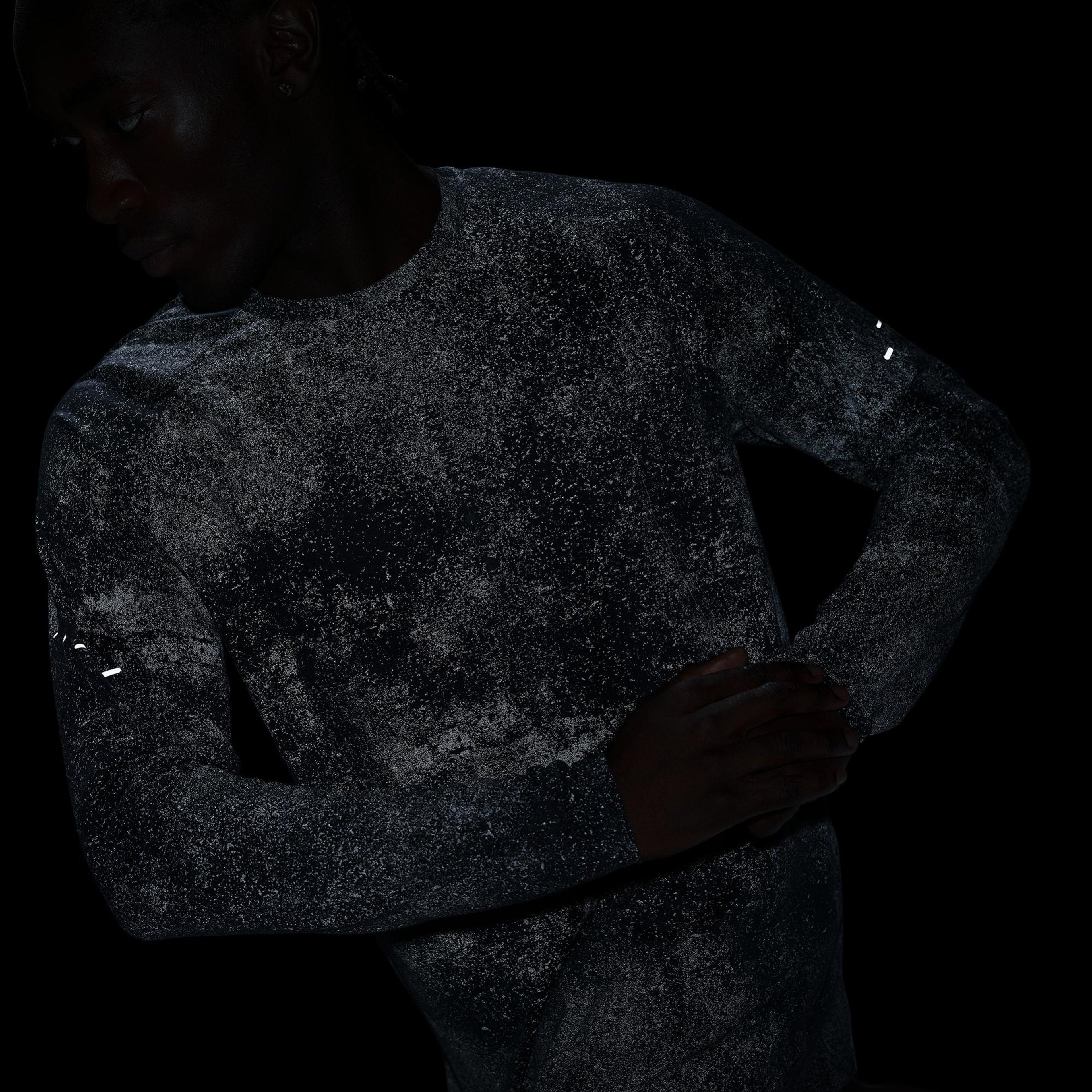 Nike Dri-Fit Stride Erkek Siyah Uzun Kollu T-Shirt