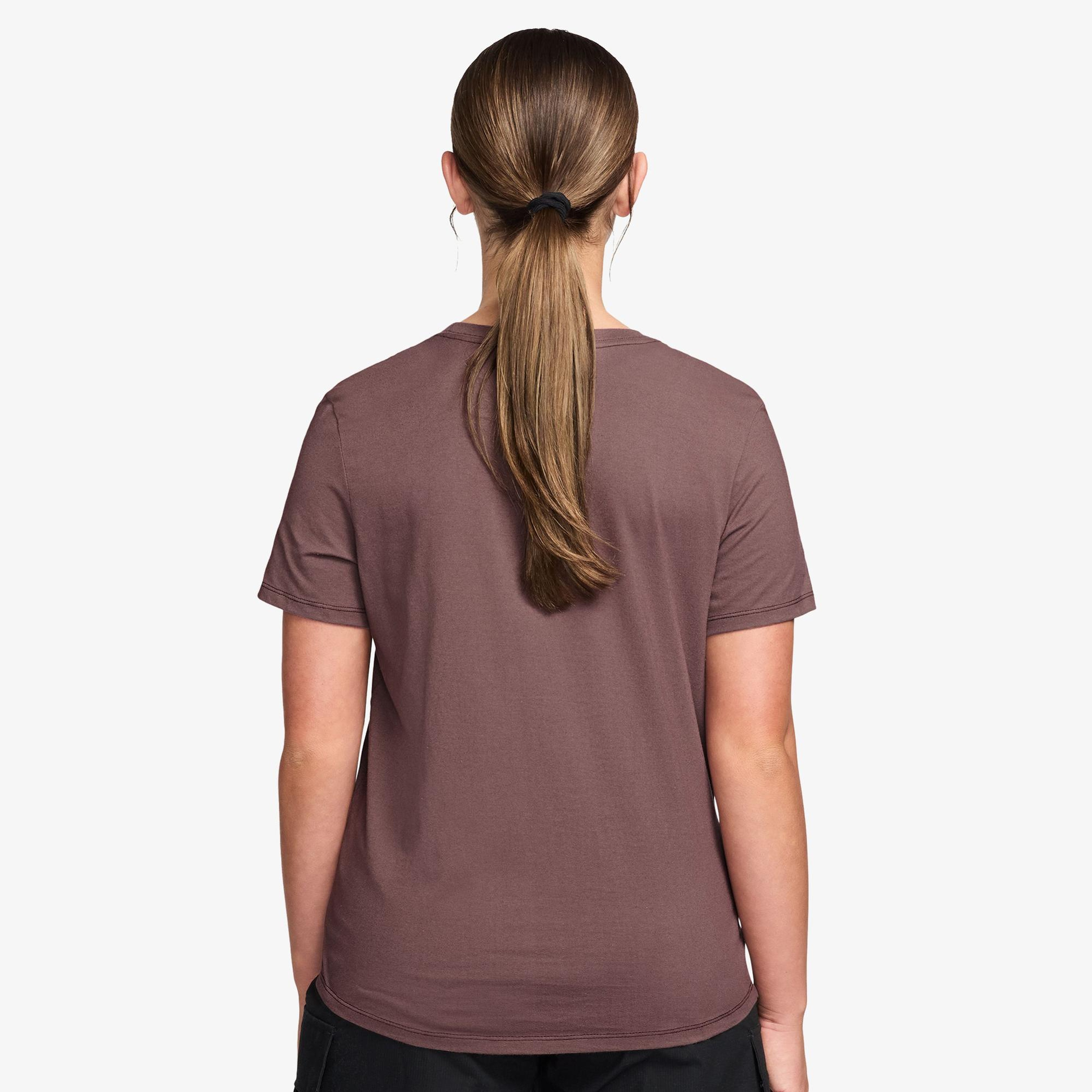 Nike Sportswear Club Essentials Icon Futura Kadın Kahverengi T-Shirt