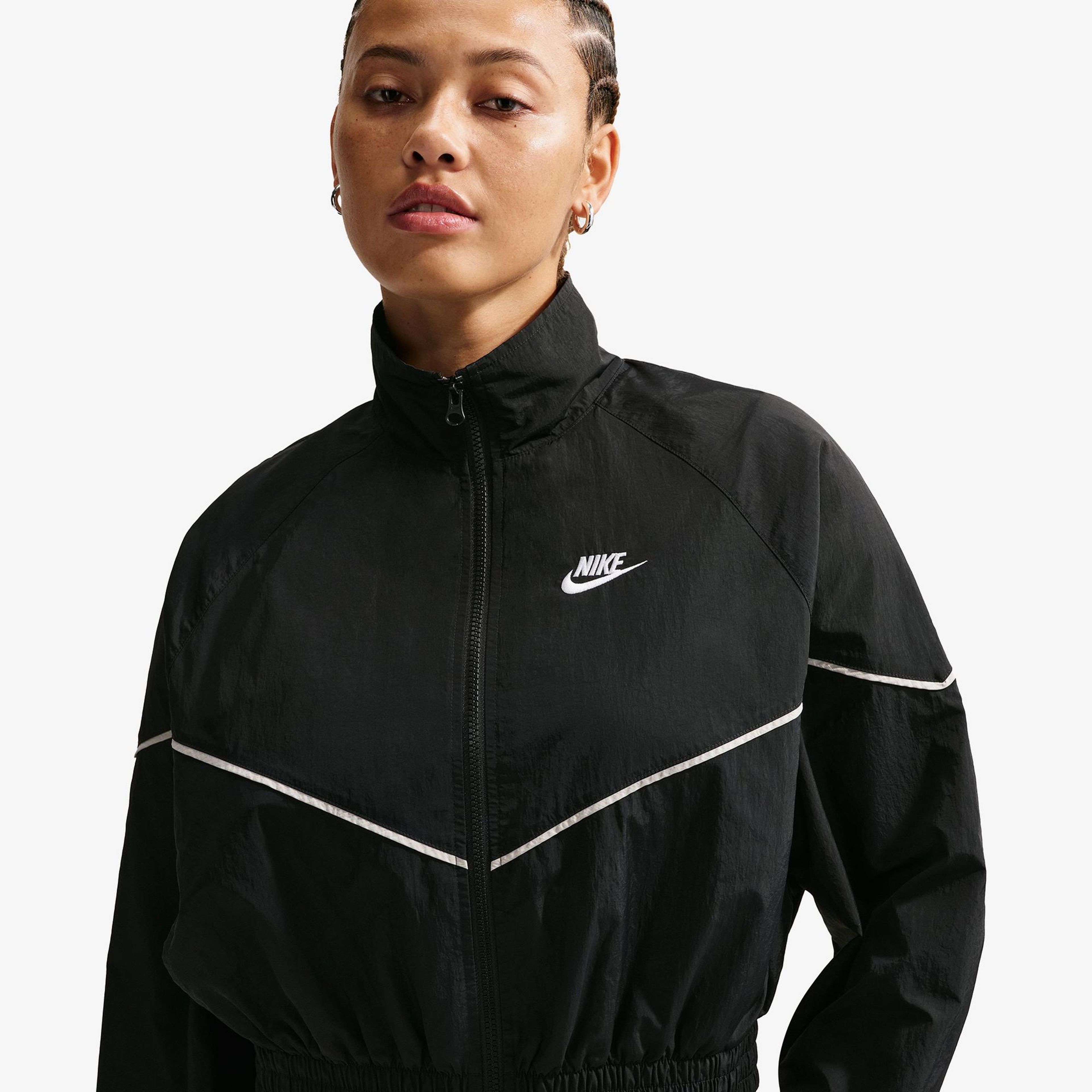Nike Sportswear Windrunner Woven Kadın Siyah Ceket