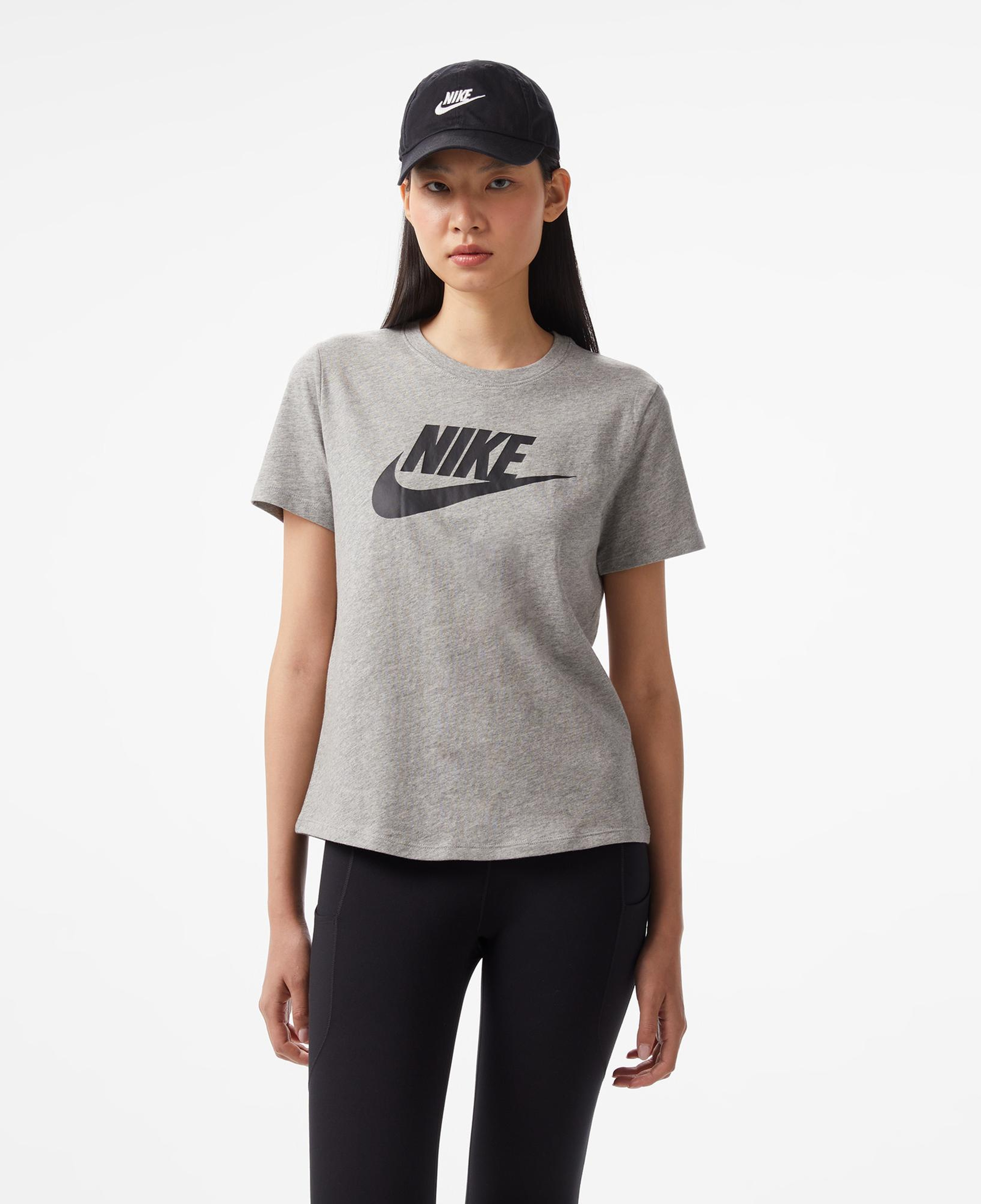 Nike Sportswear Essentials Kadın Gri Kısa Kollu T-Shirt