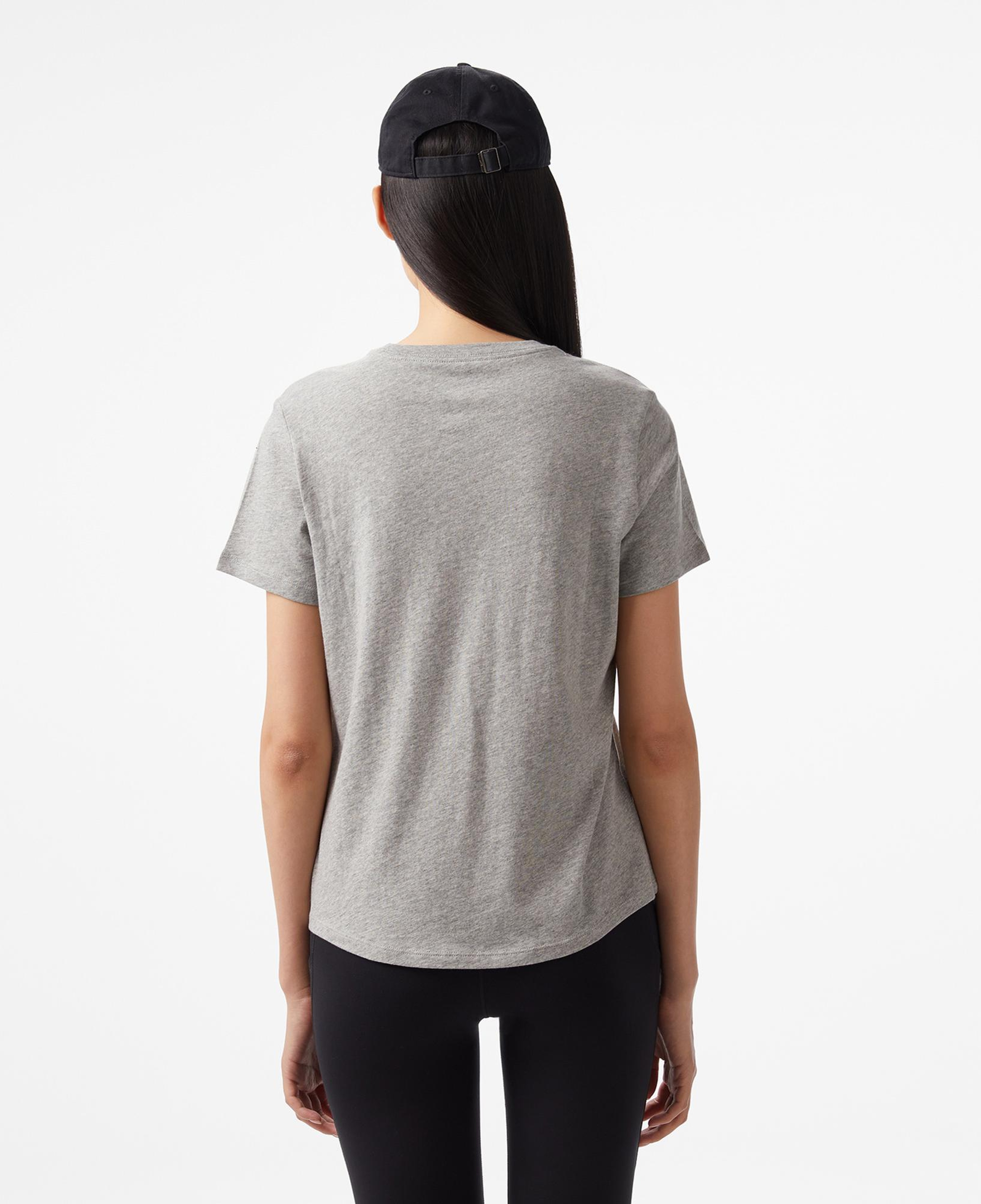 Nike Sportswear Essentials Kadın Gri Kısa Kollu T-Shirt