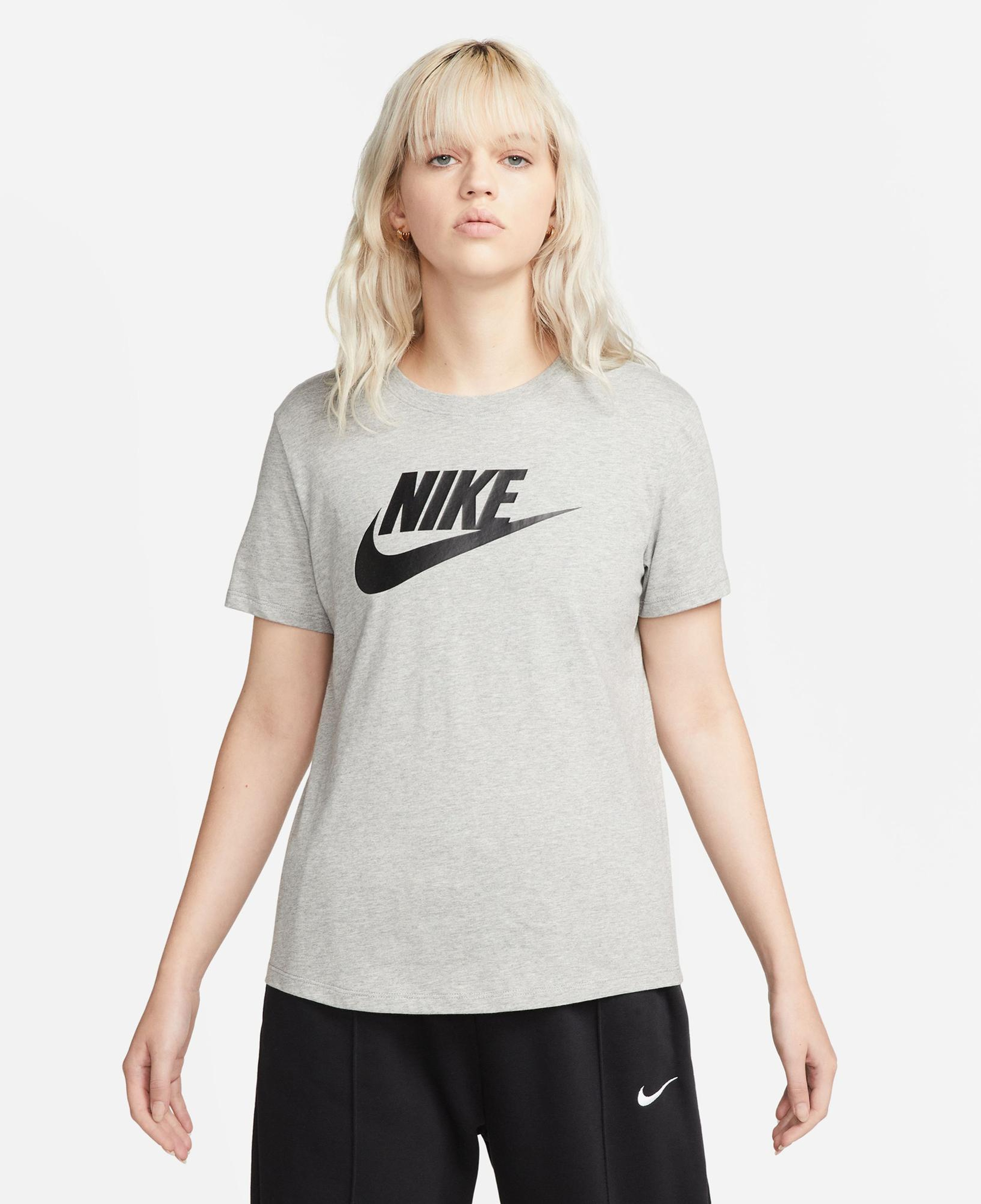 Nike Sportswear Essentials Kadın Gri Kısa Kollu T-Shirt