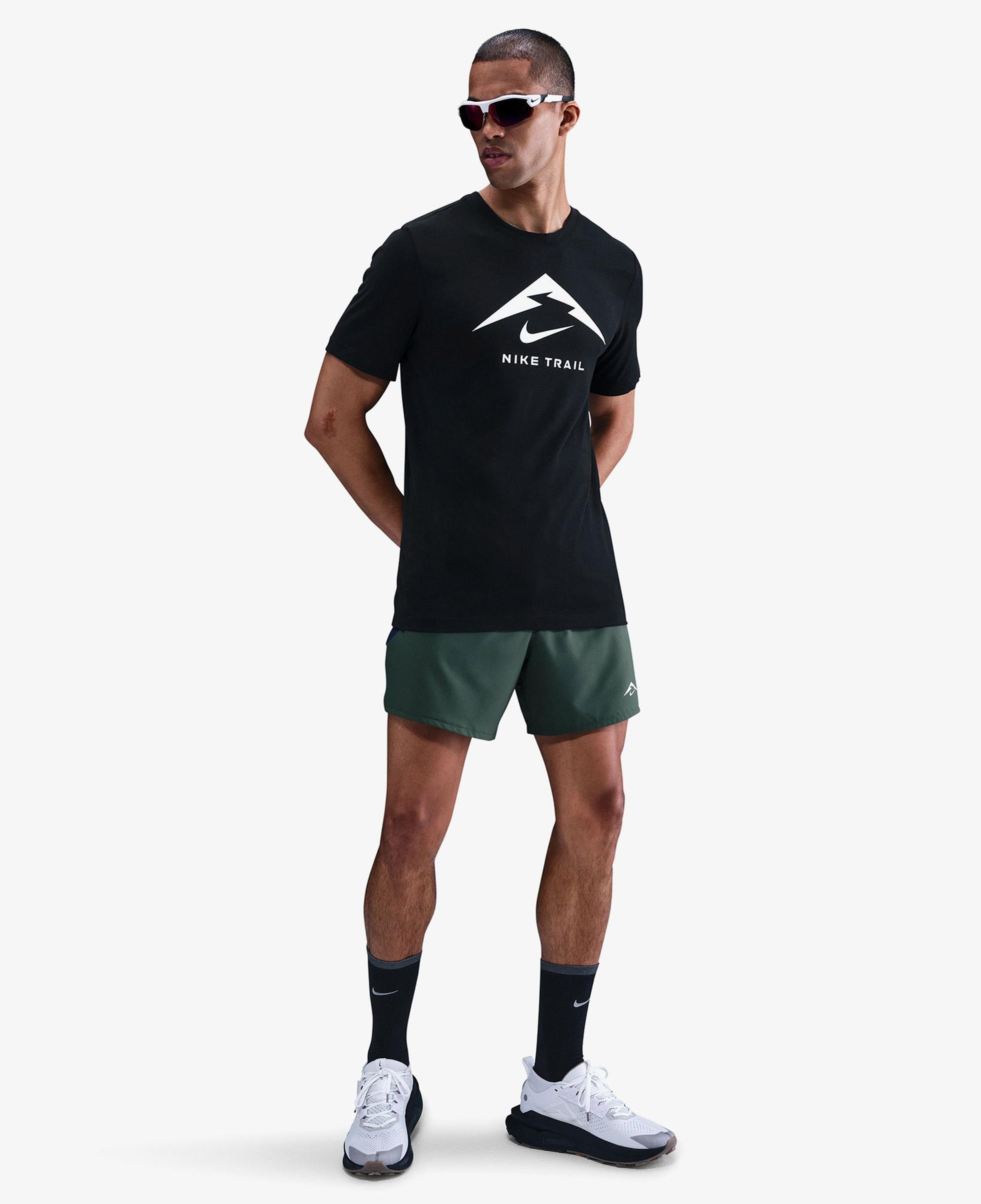 Nike Dri-Fit Trail Logo Erkek Siyah T-Shirt