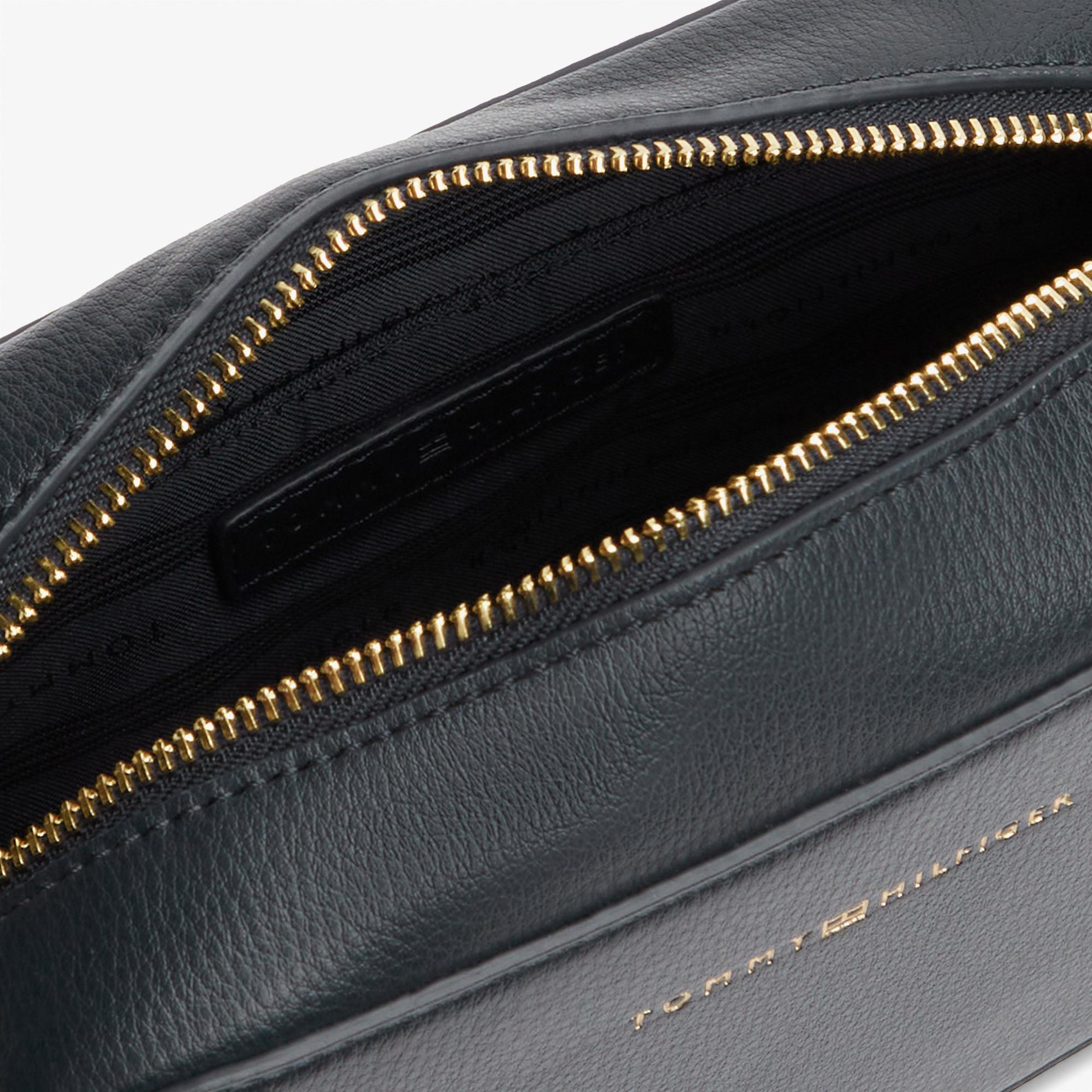 Tommy Hilfiger Logo Kadın Lacivert Çapraz Çanta