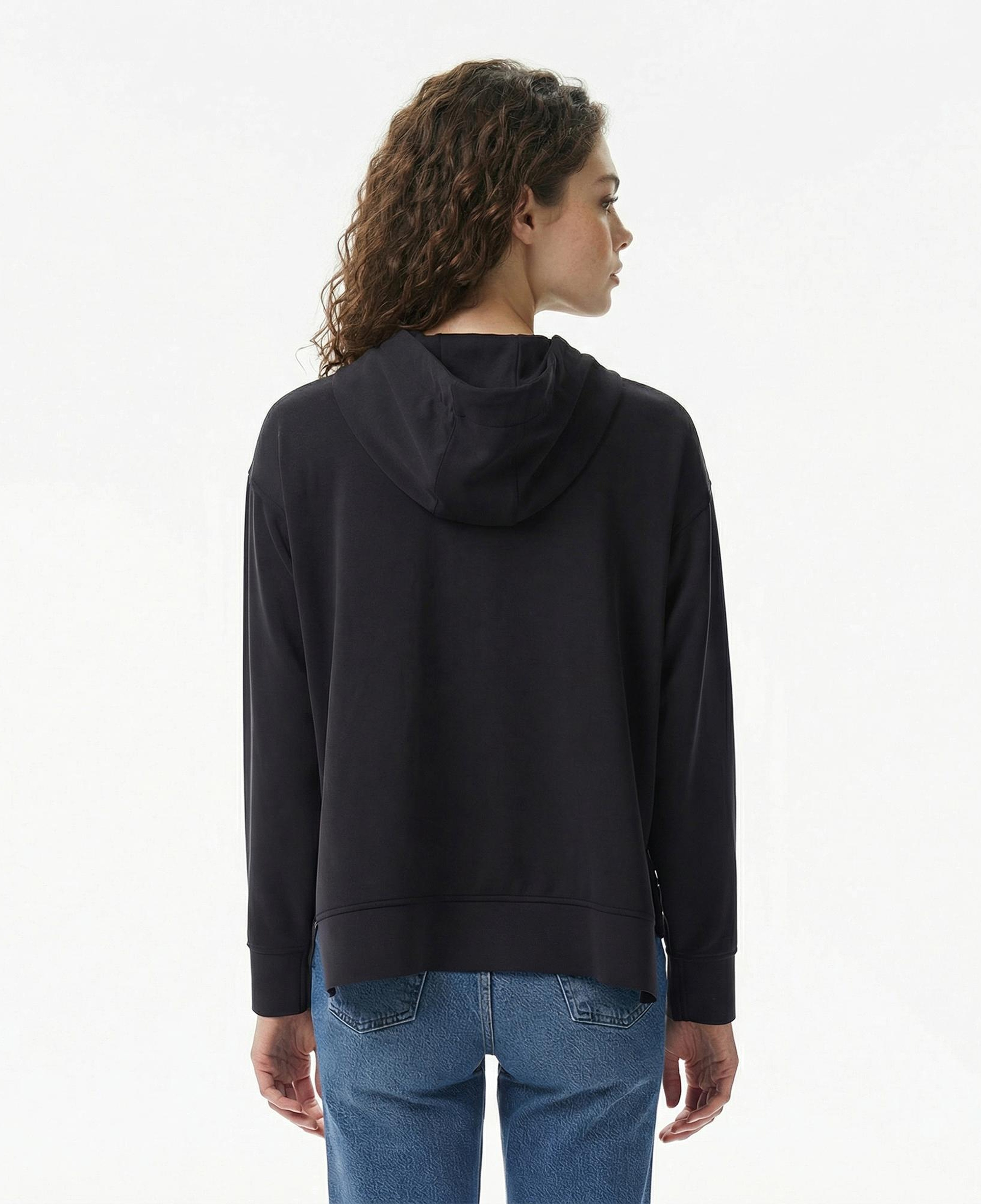 Lacoste Kadın Relaxed Fit Kapüşonlu Siyah Sweatshirt