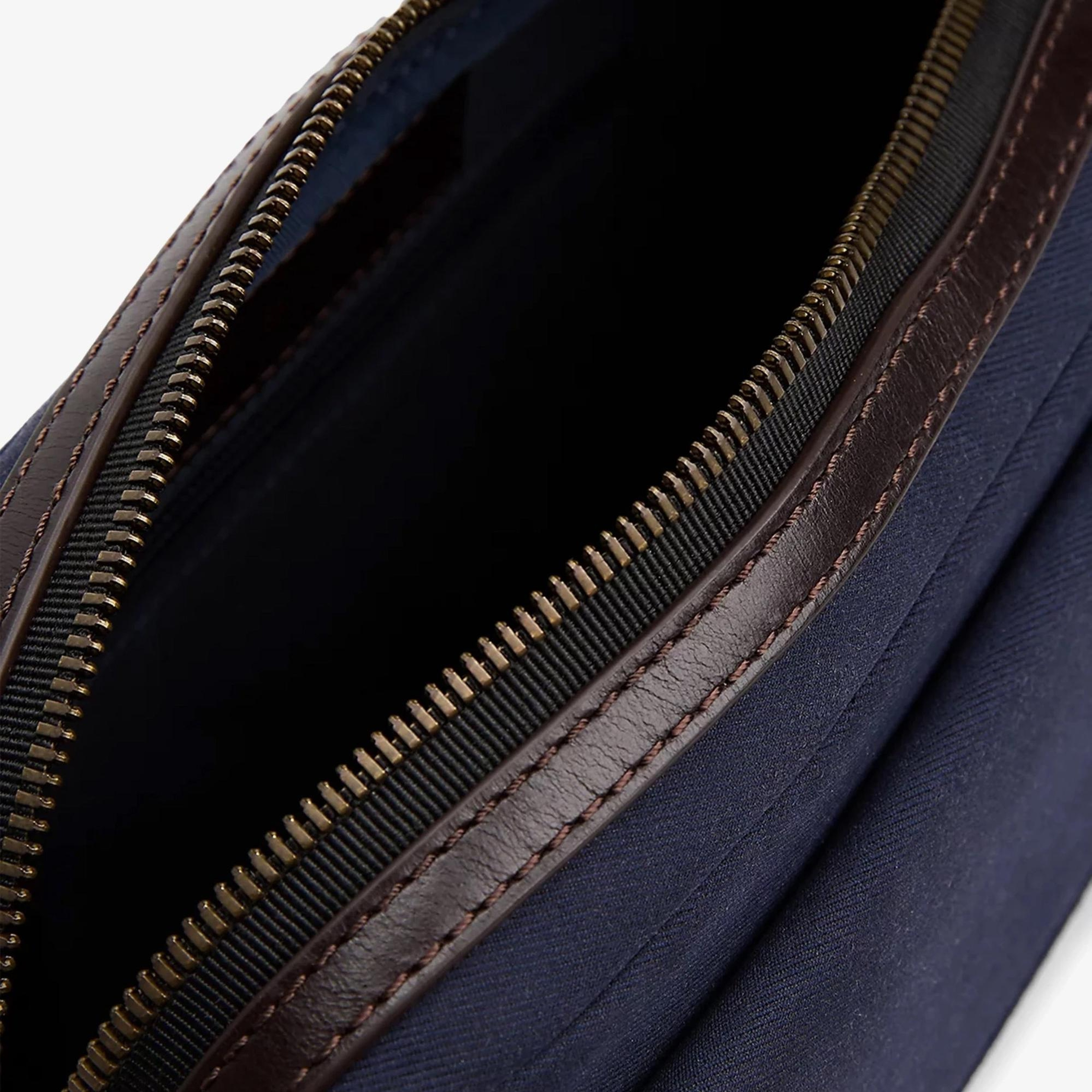 Tommy Hilfiger Casual Prep Erkek Lacivert Çapraz Çanta