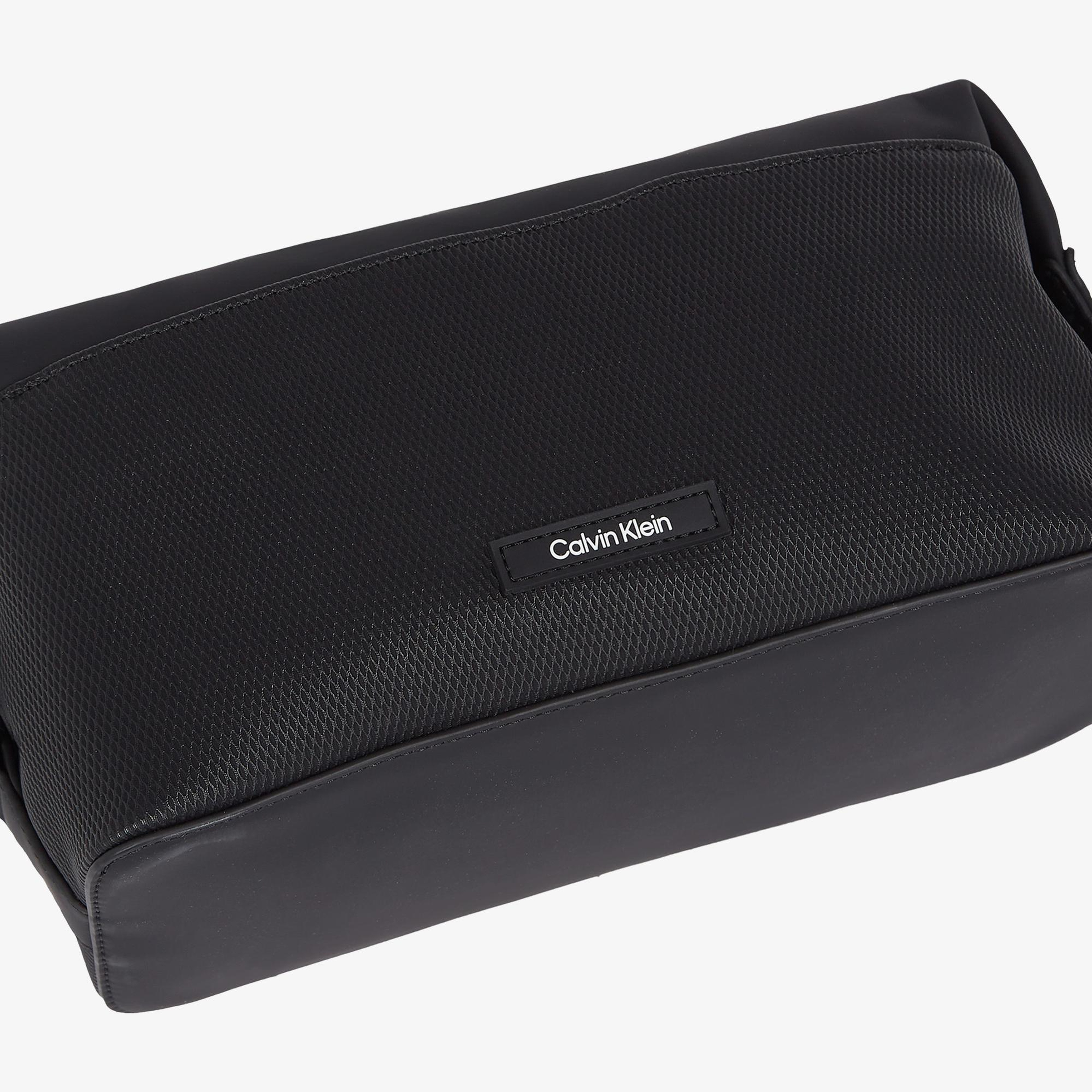 Calvin Klein Essential Wash Rub Erkek Siyah Çapraz Çanta