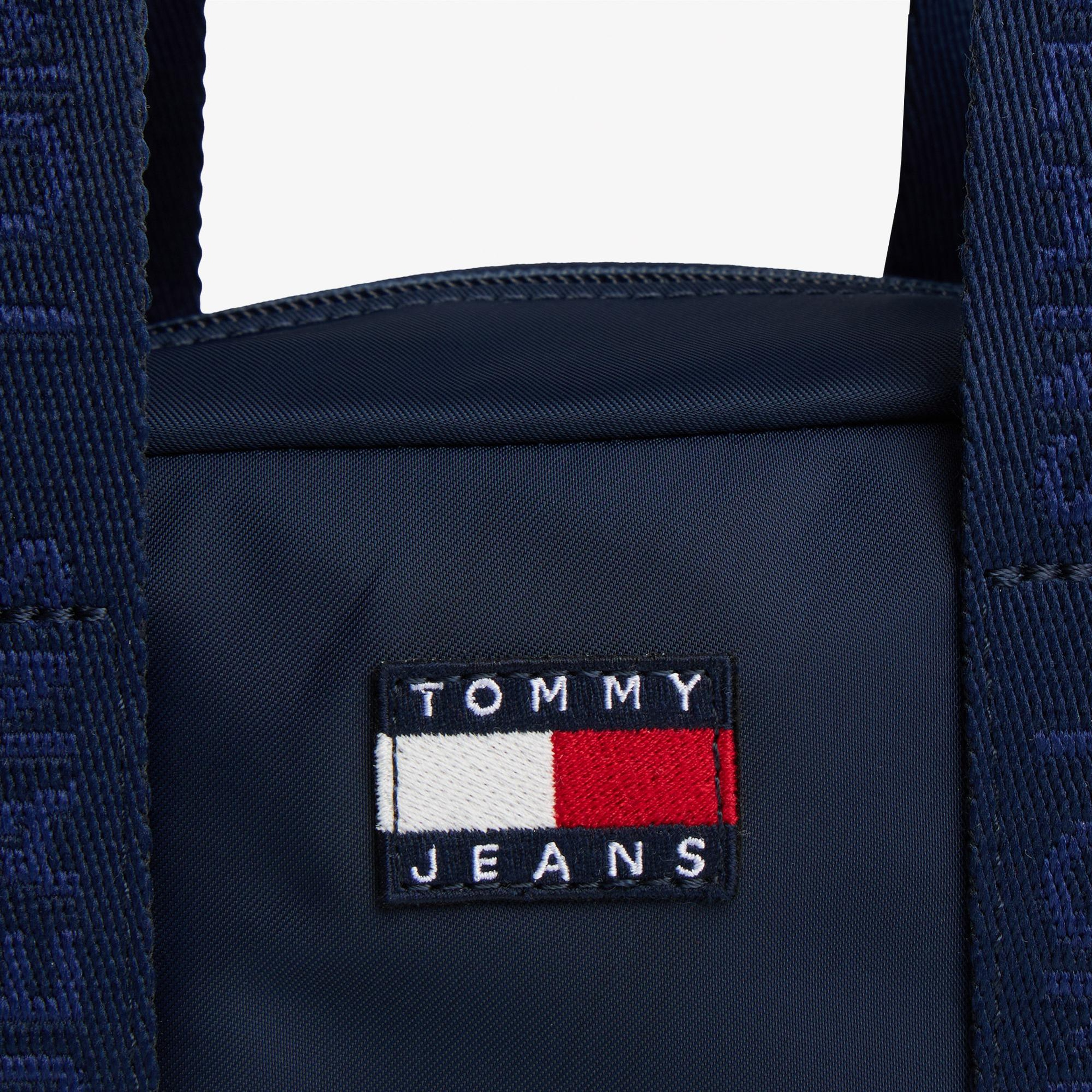 Tommy Jeans Essentials Daily Kadın Lacivert El Çantası