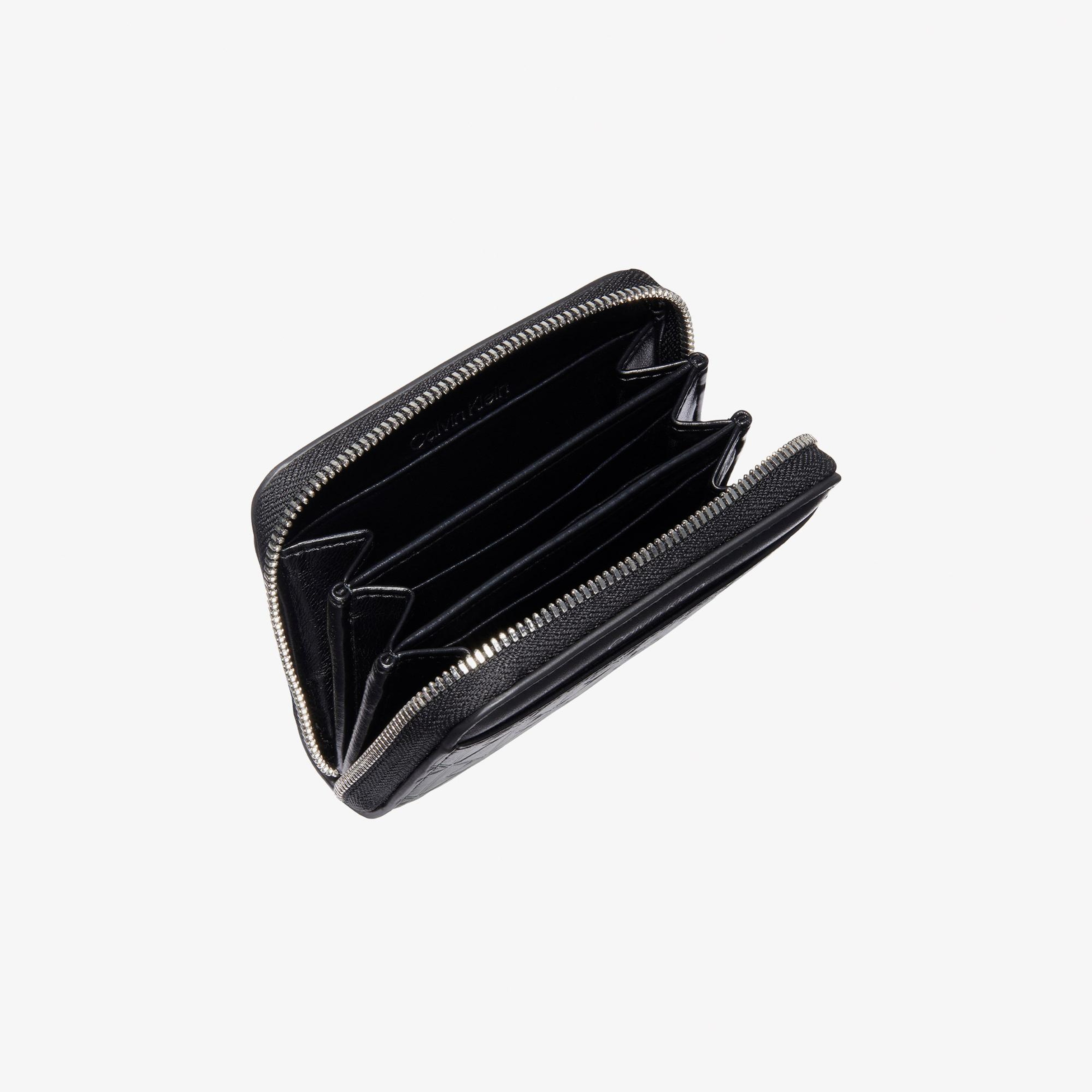 Calvin Klein Emblem Embossed Zip Around Kadın Siyah Cüzdan