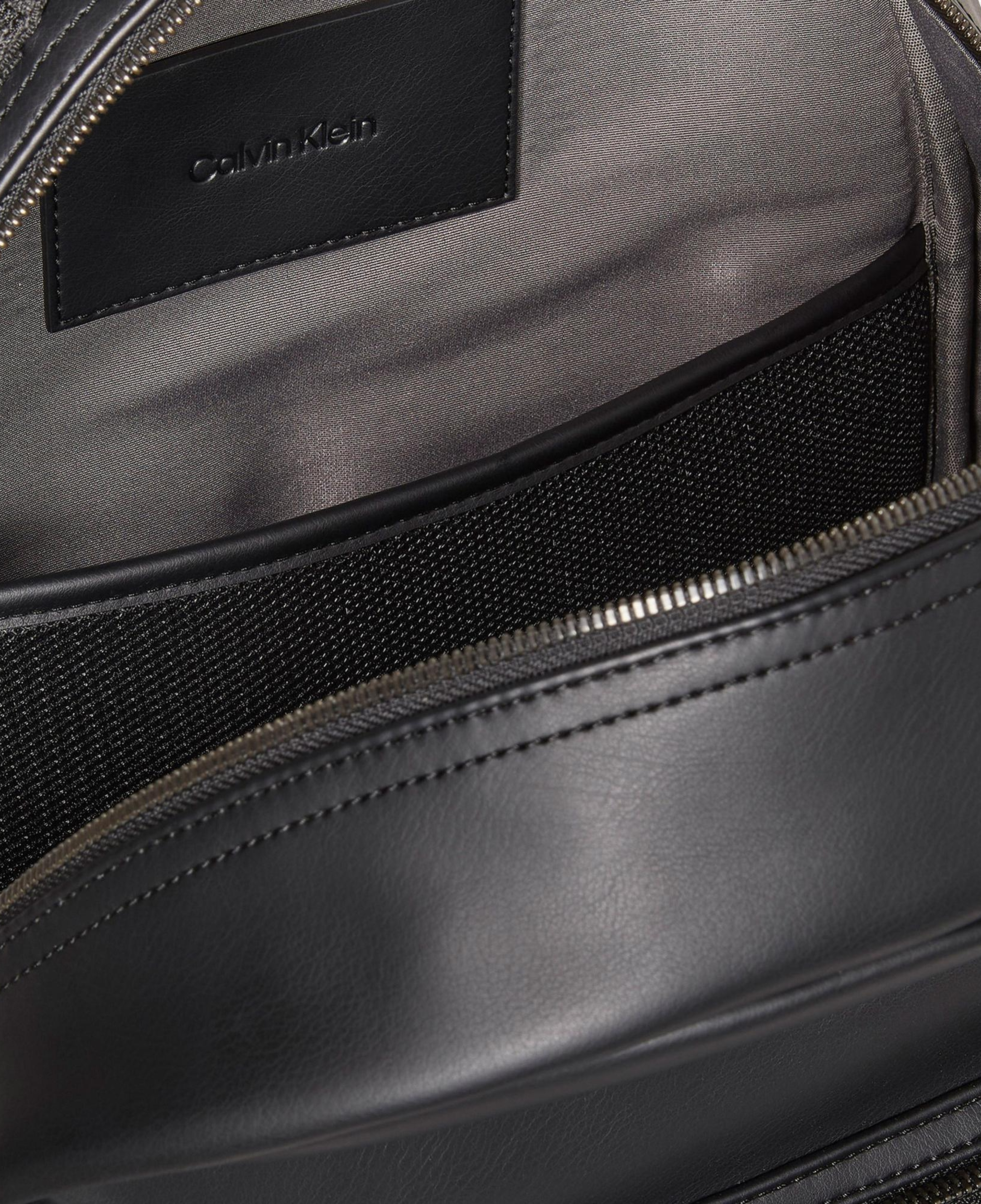 Calvin Klein Bold Round Erkek Siyah Sırt Çantası