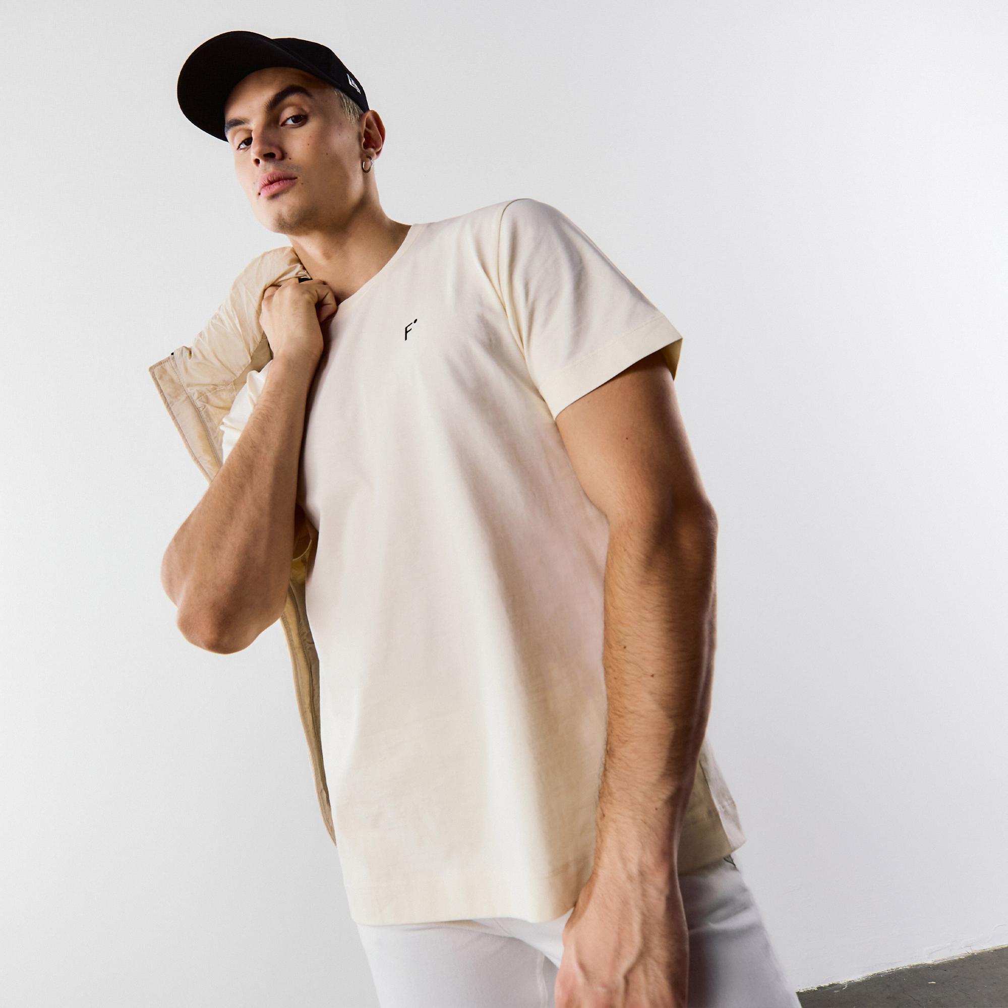 FashFed Unisex Bej T-Shirt