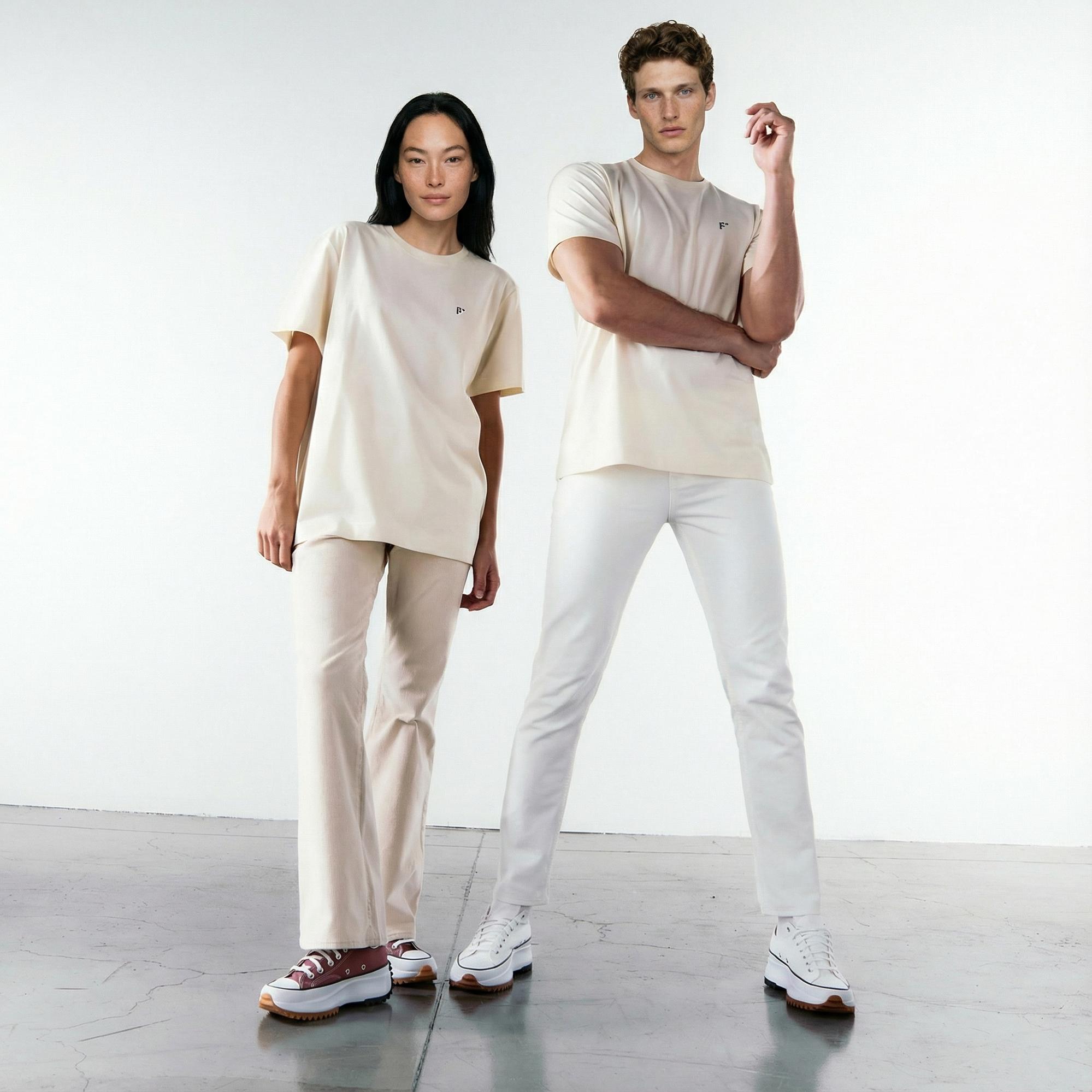 FashFed Unisex Bej T-Shirt