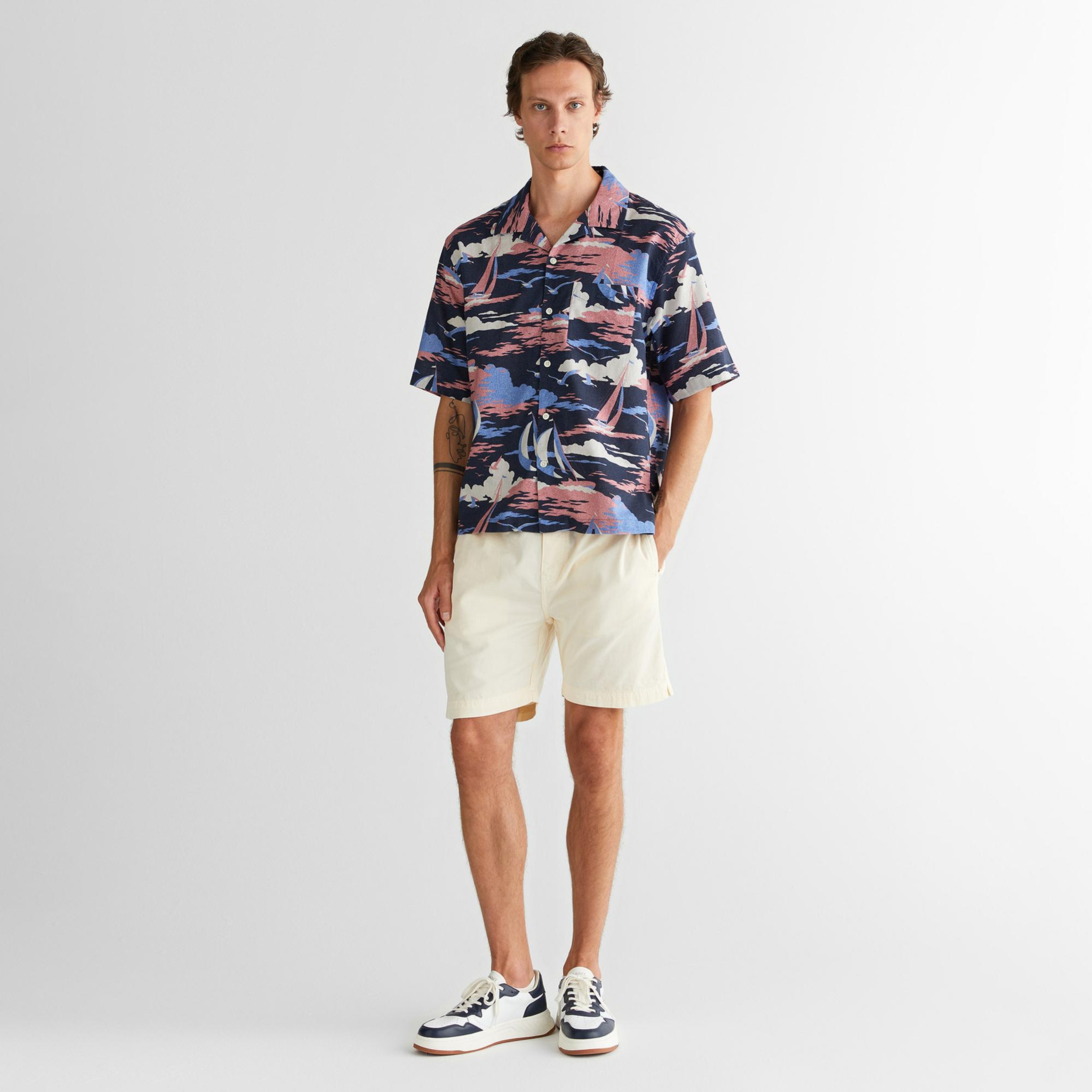 GANT Erkek Lacivert Relaxed Fit Klasik Yaka Desenli Gömlek