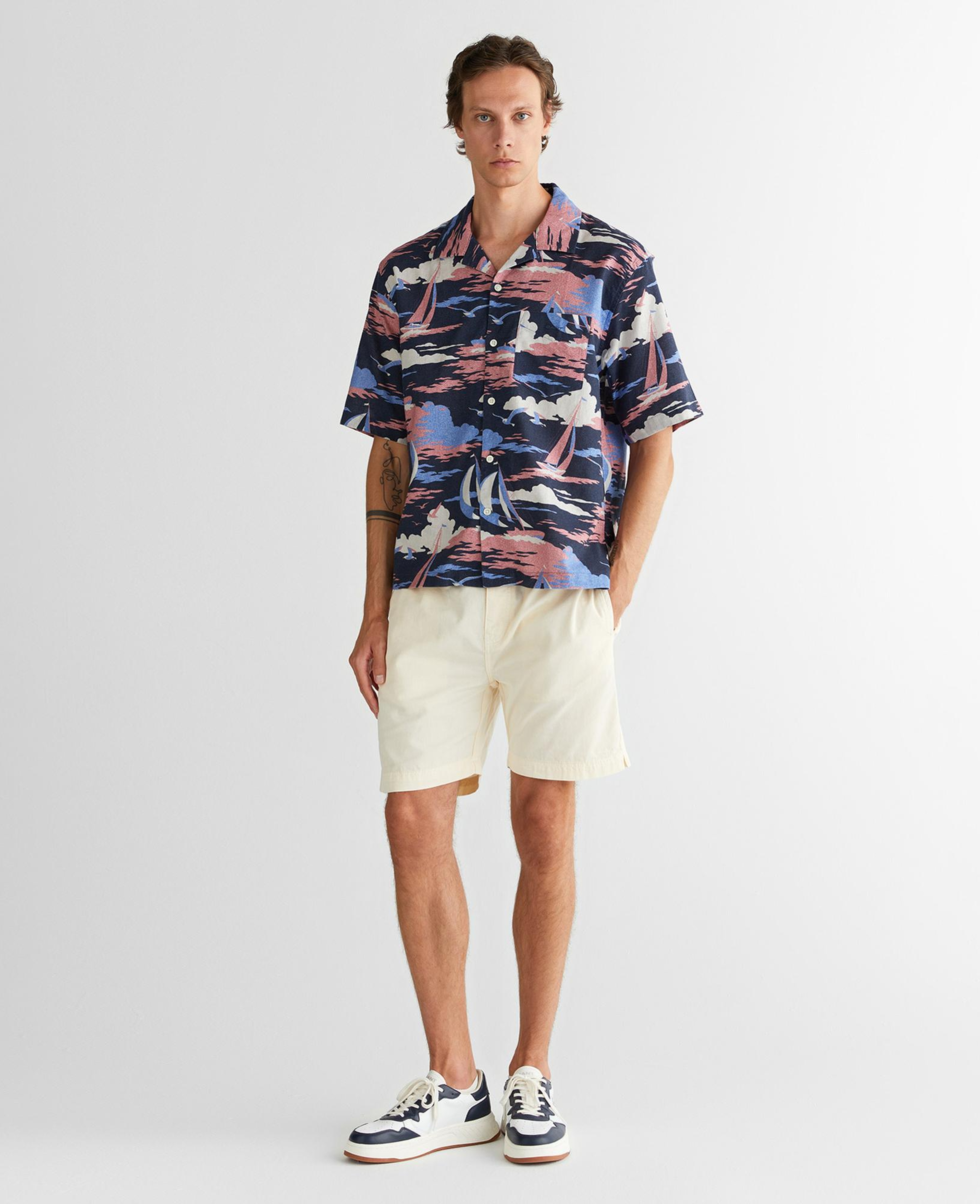 GANT Erkek Lacivert Relaxed Fit Klasik Yaka Desenli Gömlek