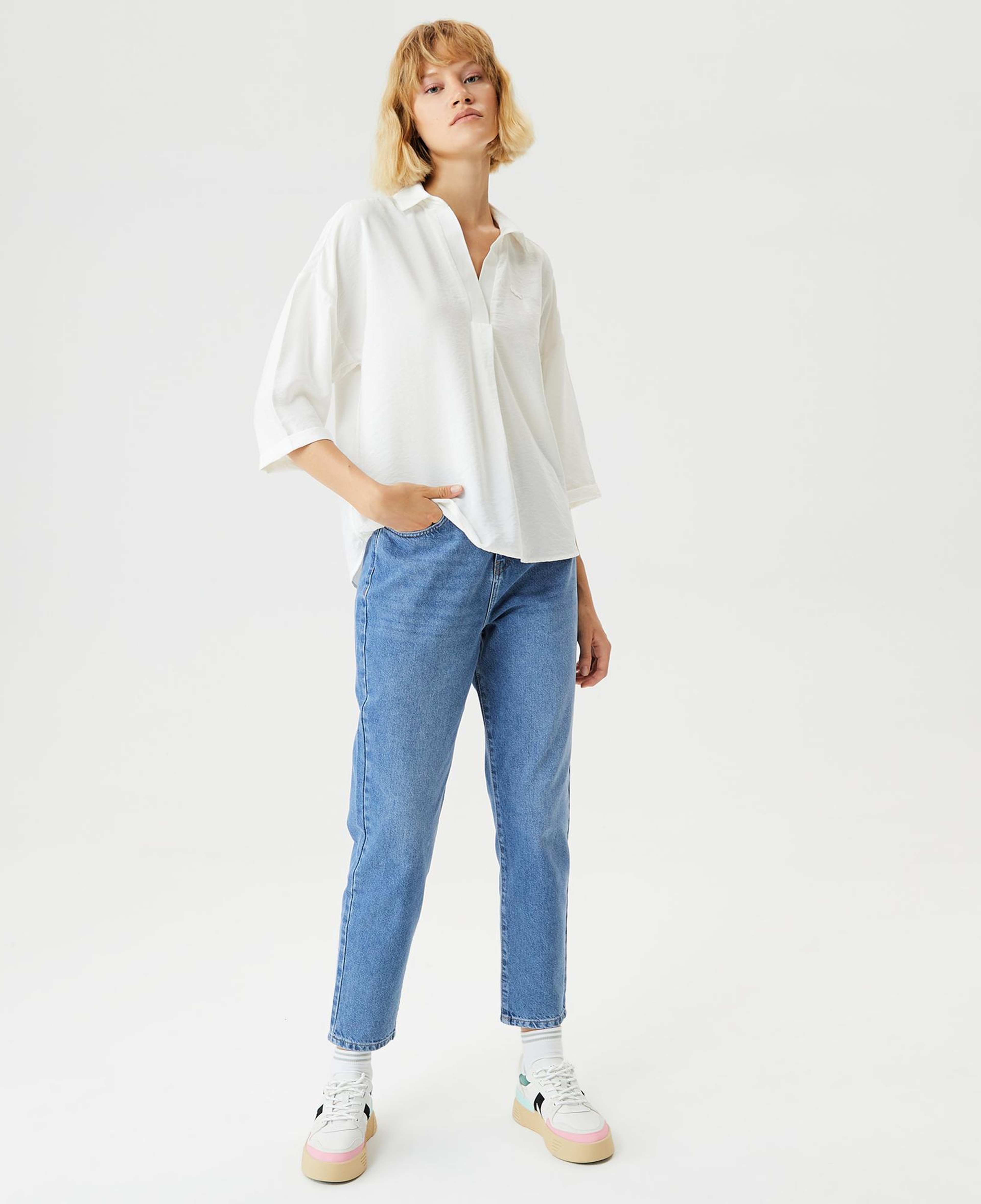 Lacoste Kadın Regular Fit Truvakar Kollu V Yaka Beyaz Bluz