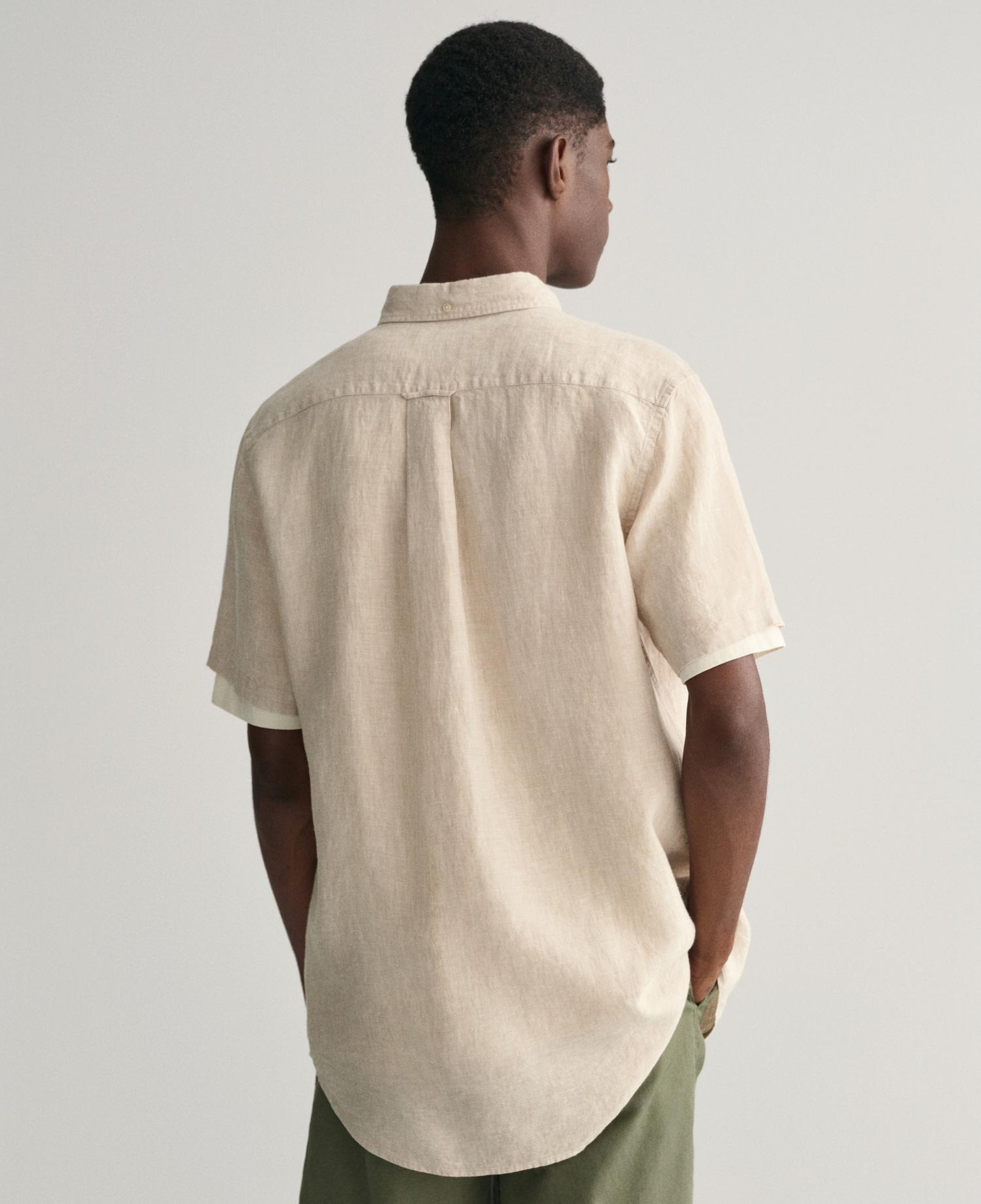 GANT Erkek Bej Regular Fit Düğmeli Yaka Keten Gömlek