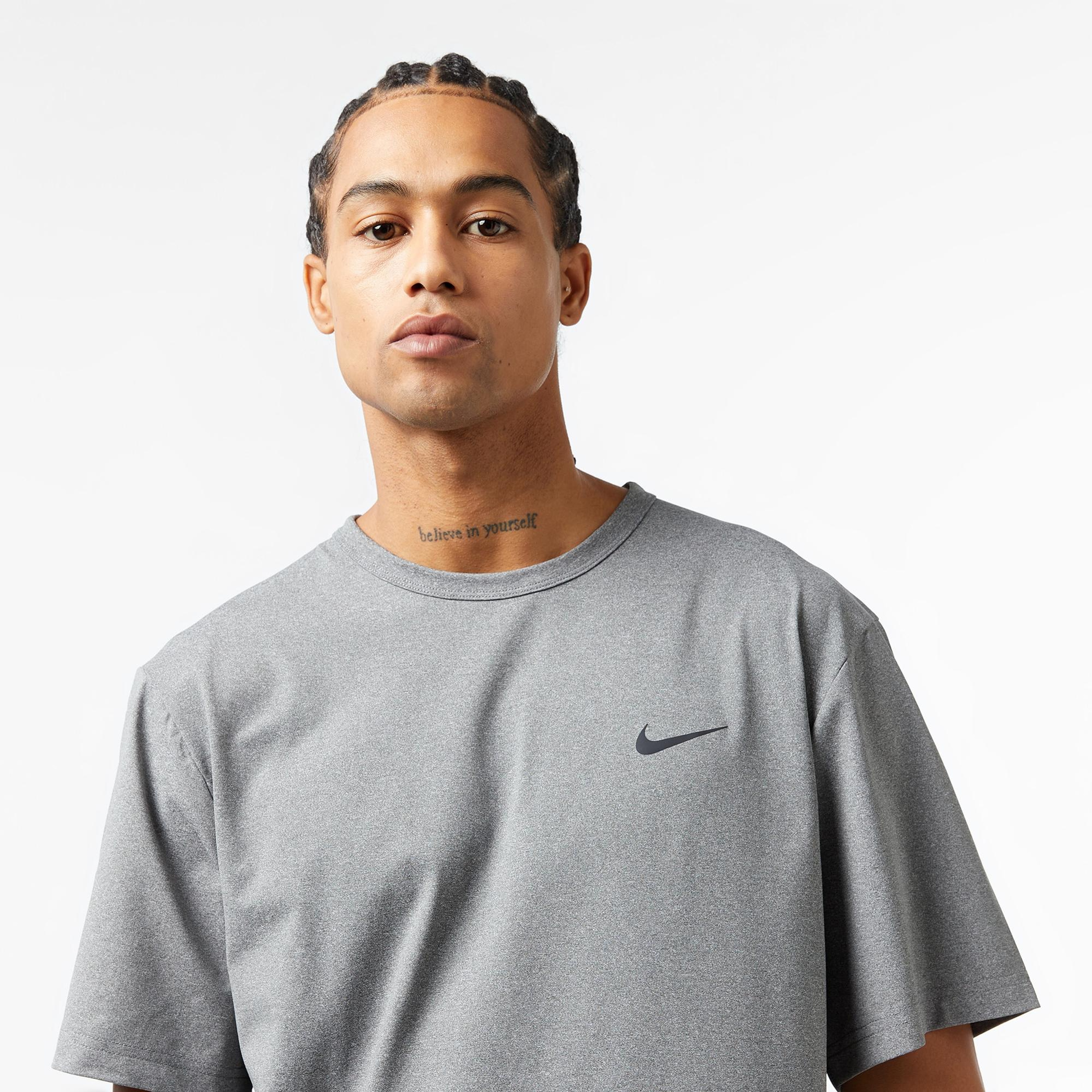 Nike Dri-Fit Hyverse Erkek Gri T-Shirt