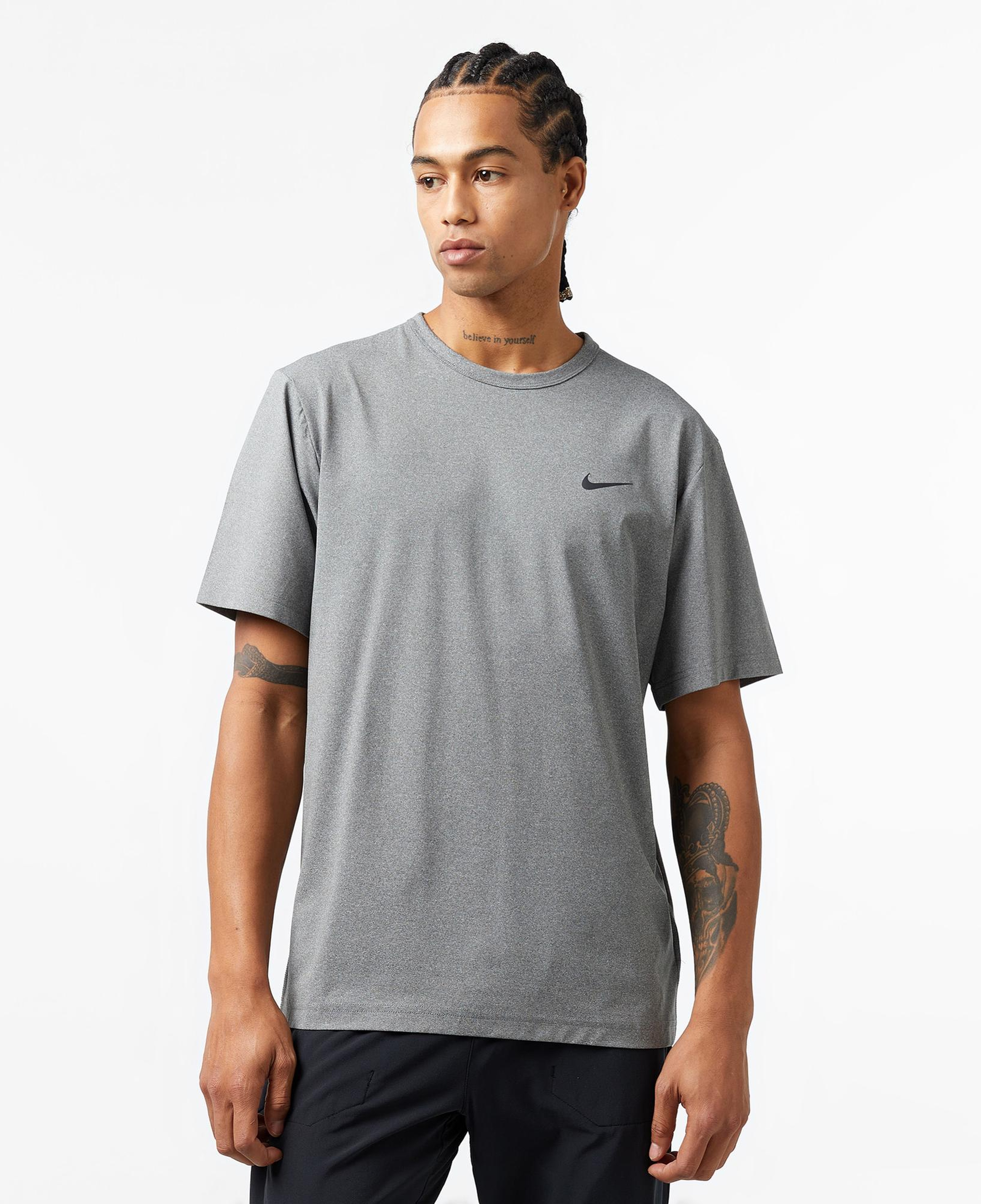 Nike Dri-Fit Hyverse Erkek Gri T-Shirt