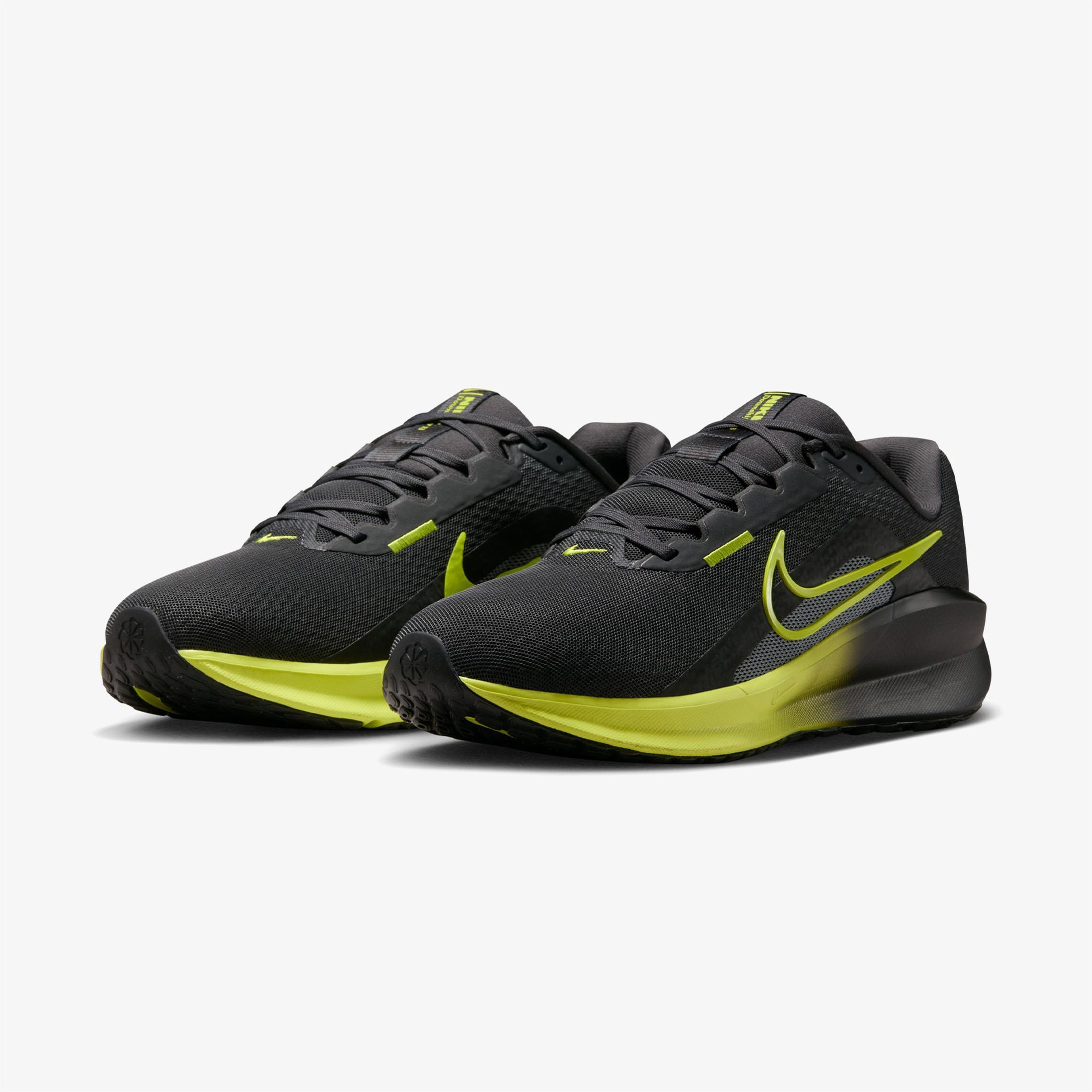 Nike Downshifter 13 Erkek Siyah Koşu Ayakkabısı
