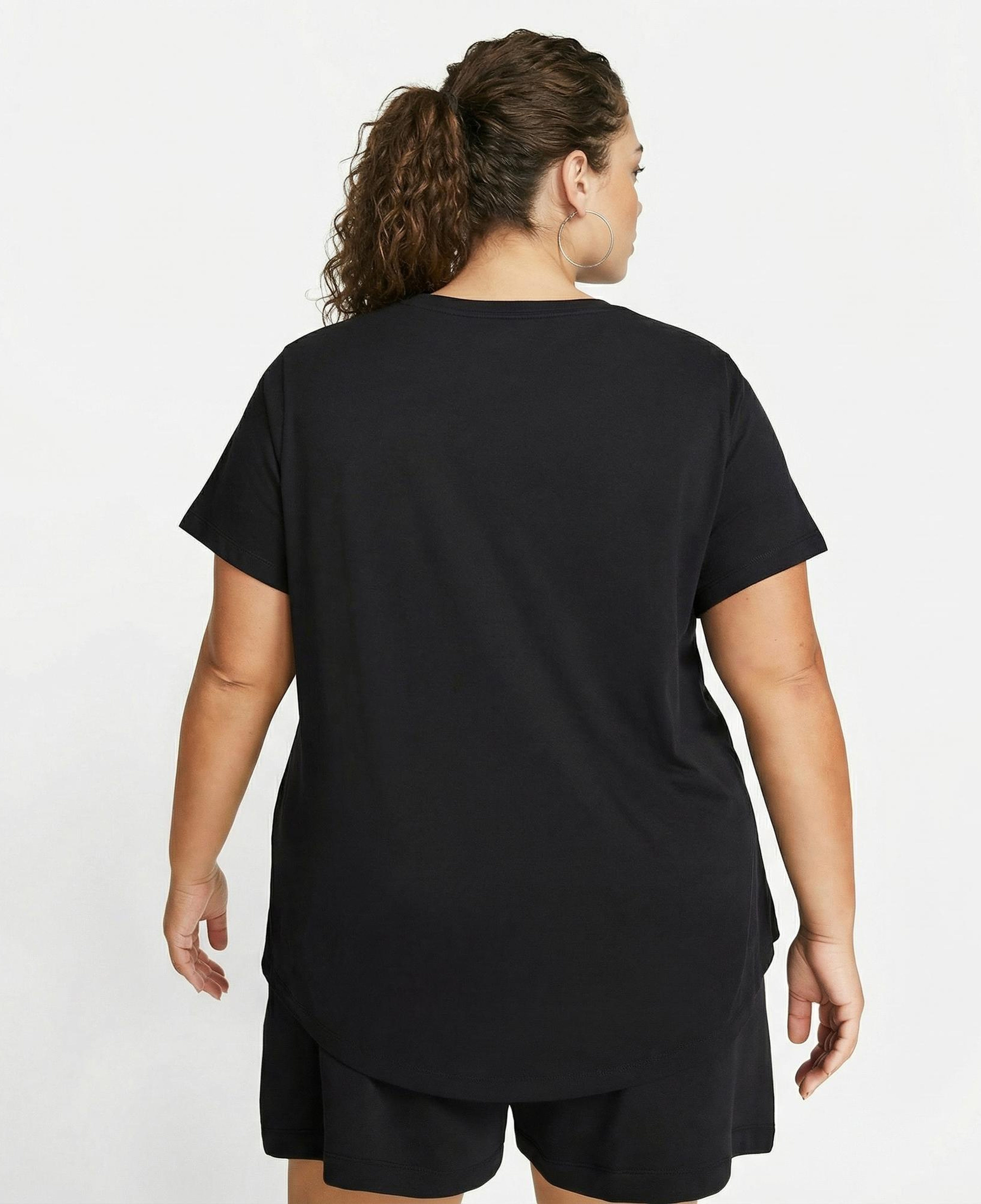 Nike Sportswear Club Essentials Kadın Siyah T-Shirt
