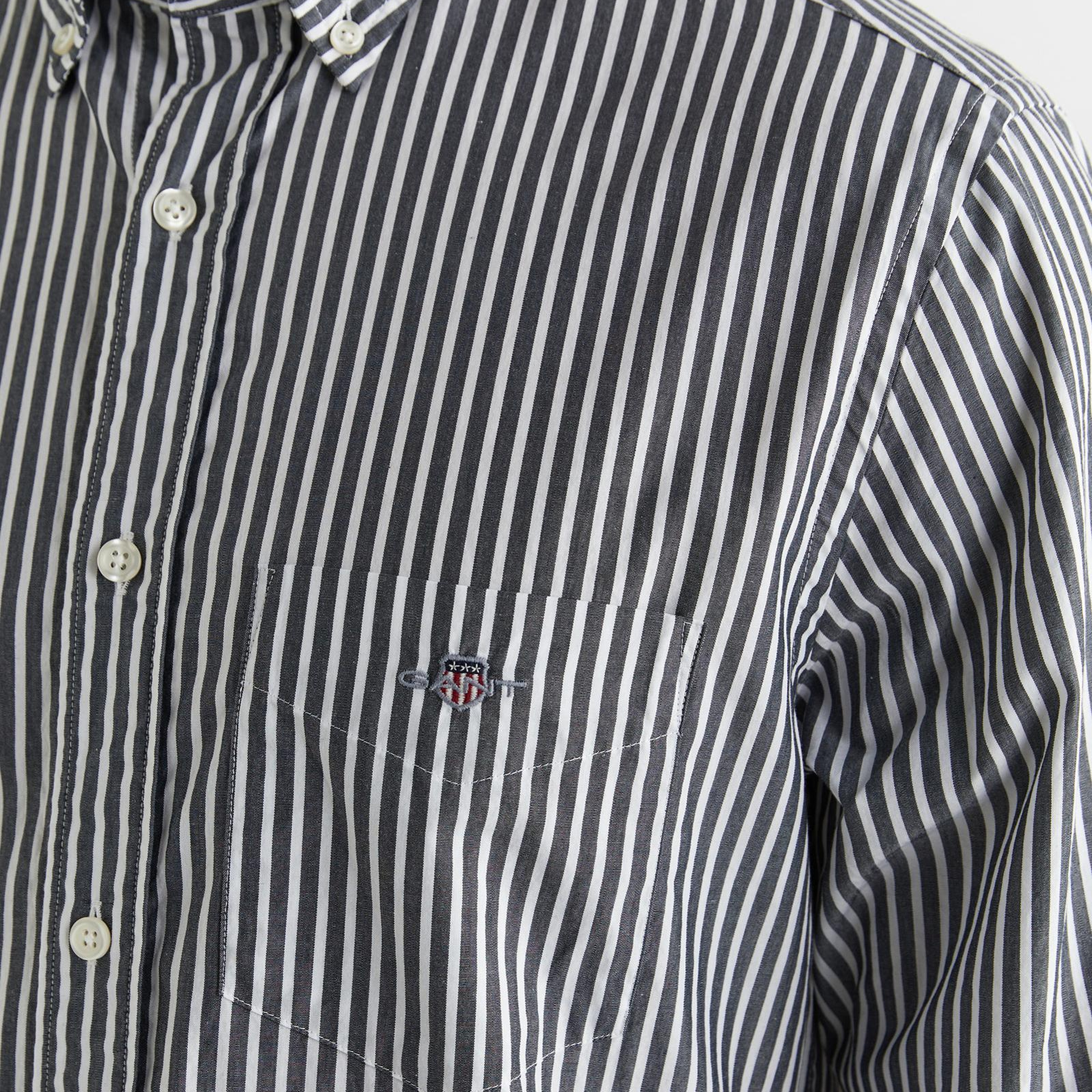 GANT Erkek Siyah Regular Fit Düğmeli Yaka Çizgili Poplin Gömlek