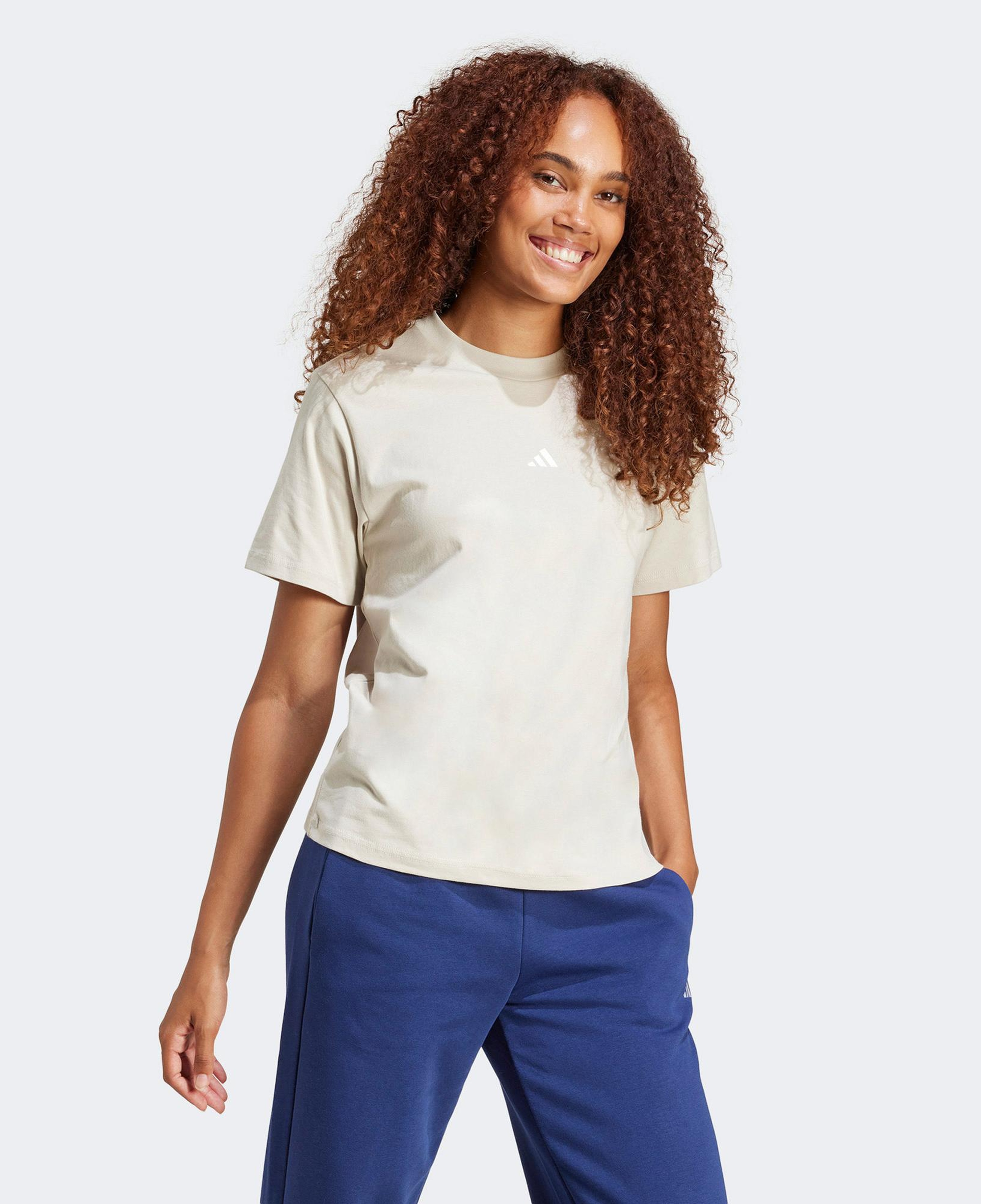 adidas Essentials Small Logo Kadın Bej T-Shirt