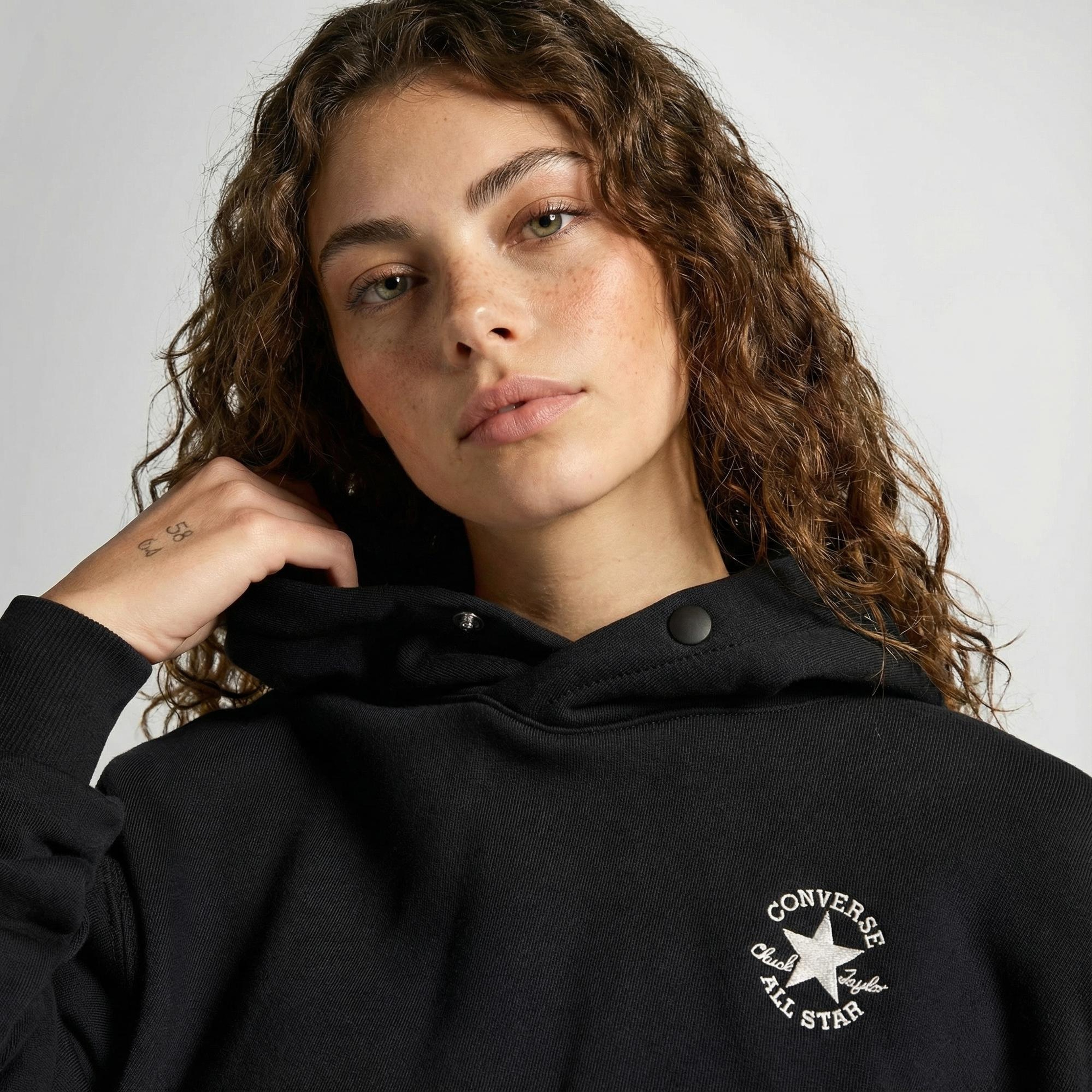 Converse Kadın Oversize Fit Siyah Hoodie