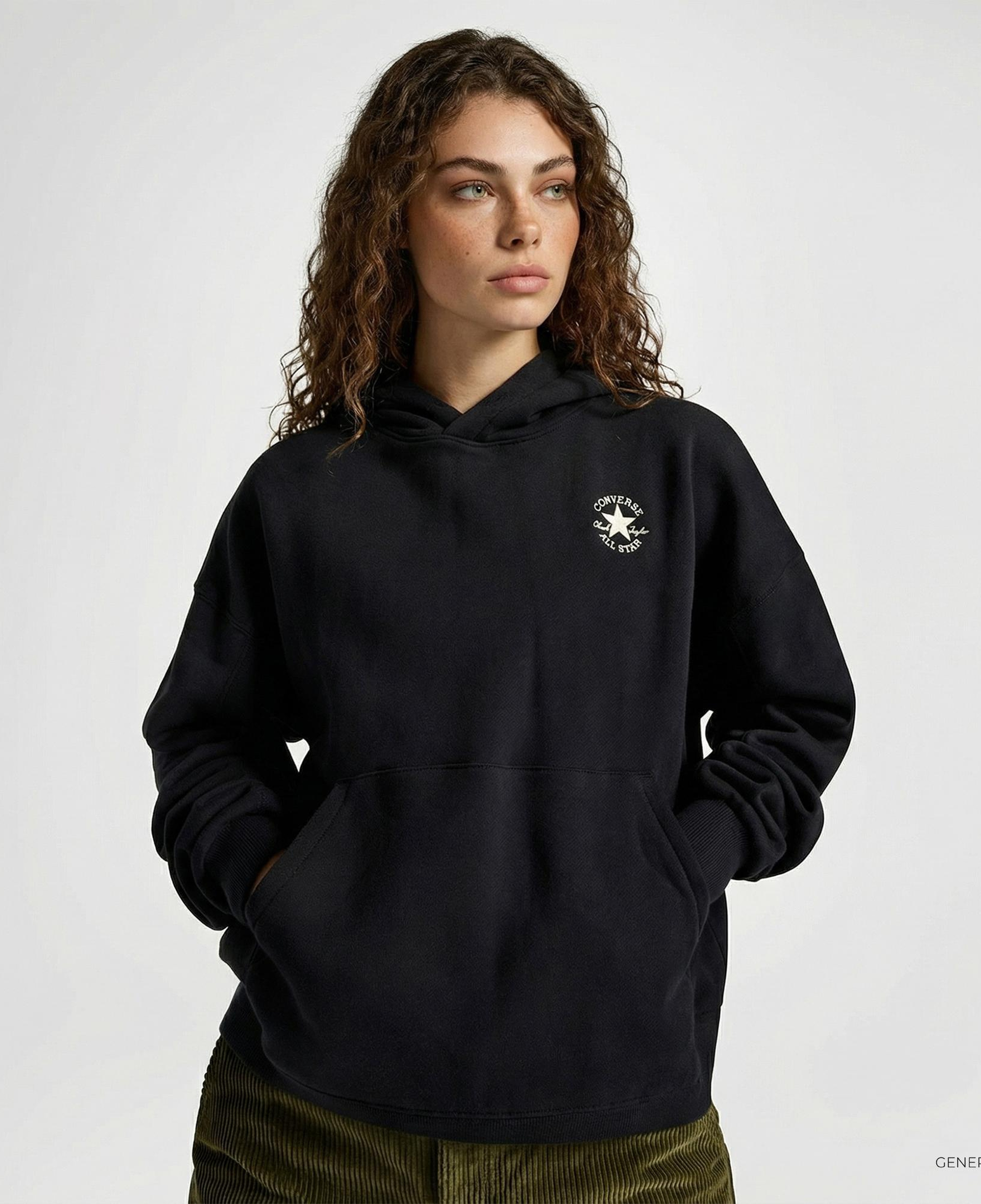 Converse Kadın Oversize Fit Siyah Hoodie