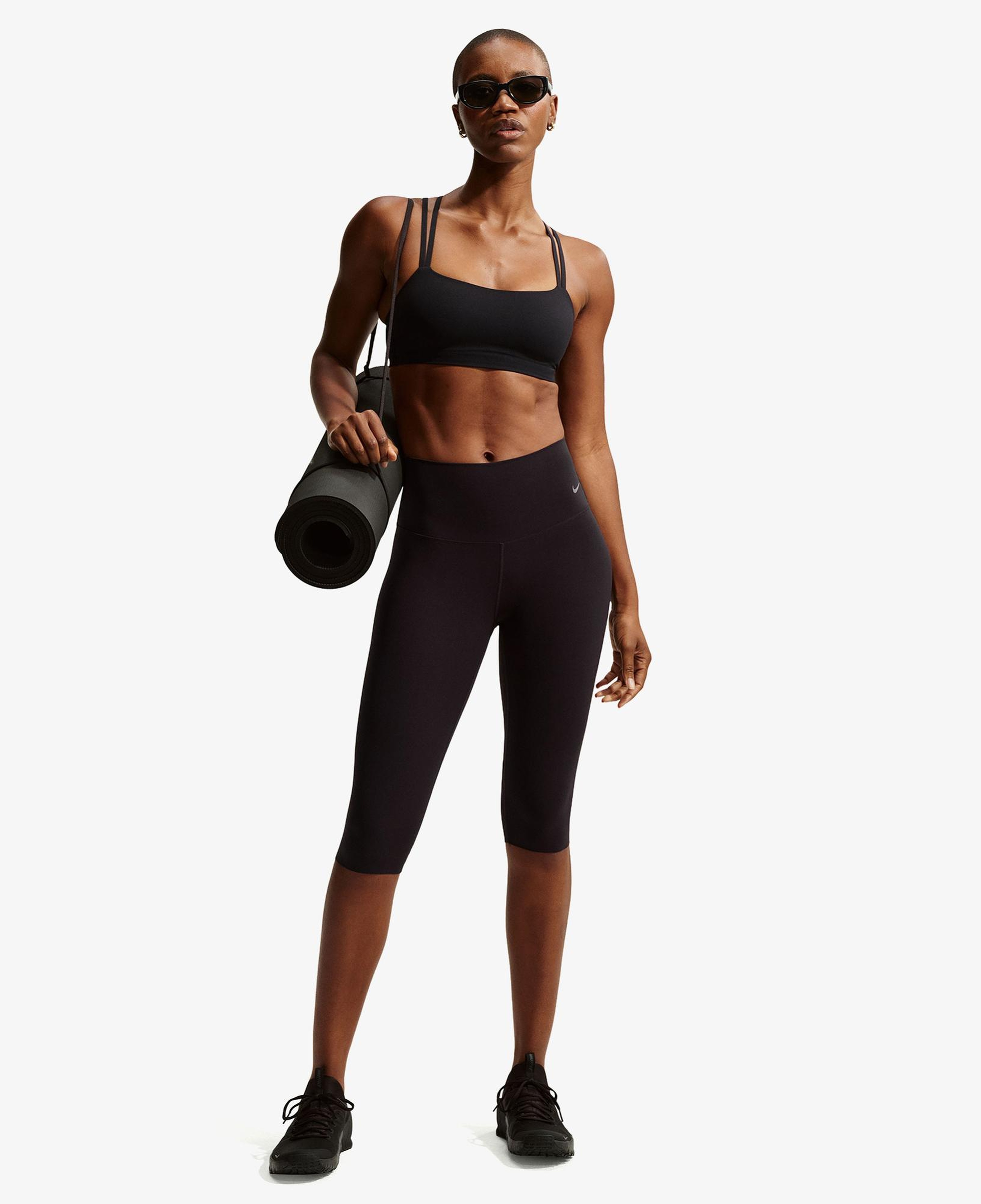 Nike Dri-Fit Zenvy Strappy Kadın Siyah Bra