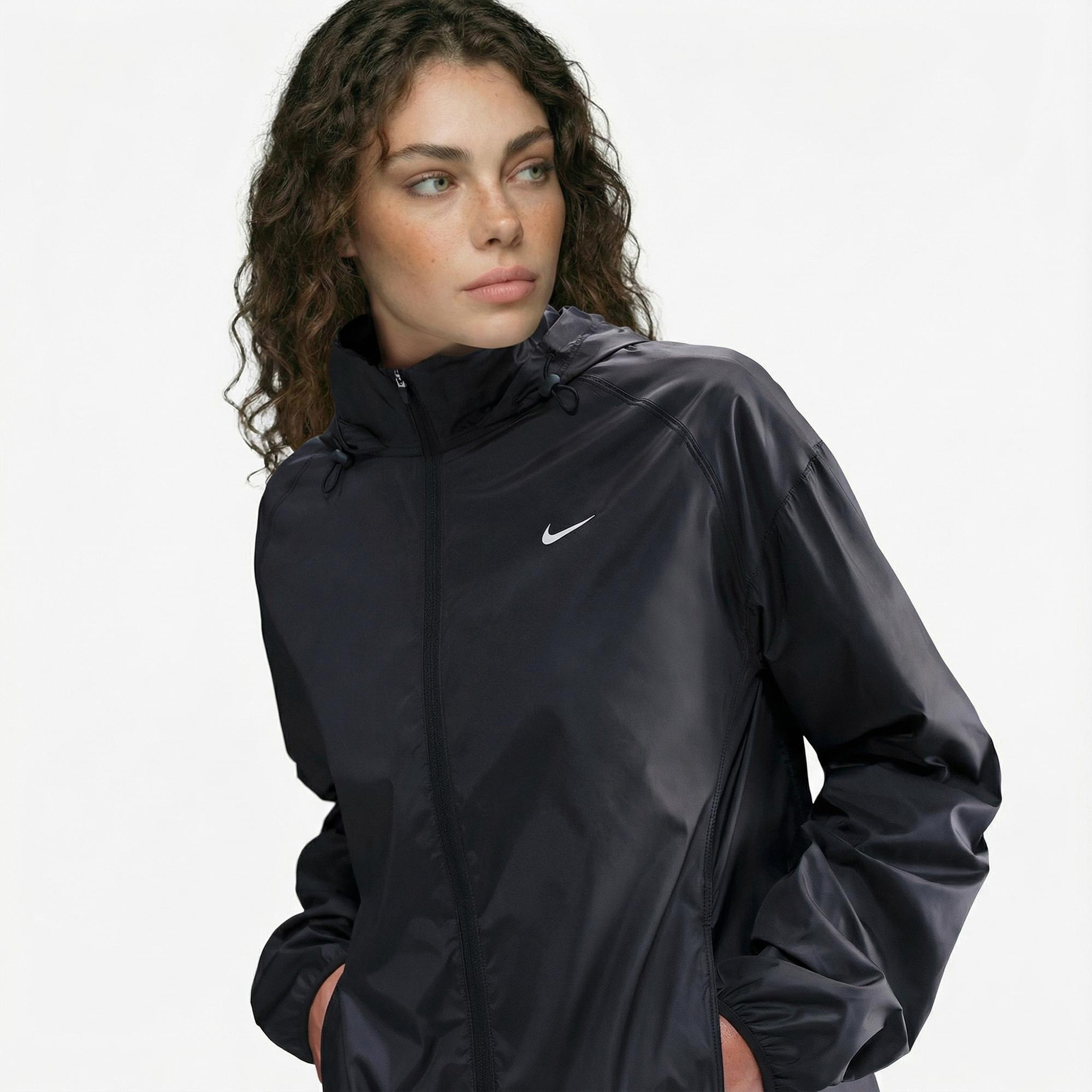 Nike Tempo Repel Kadın Siyah Yağmurluk