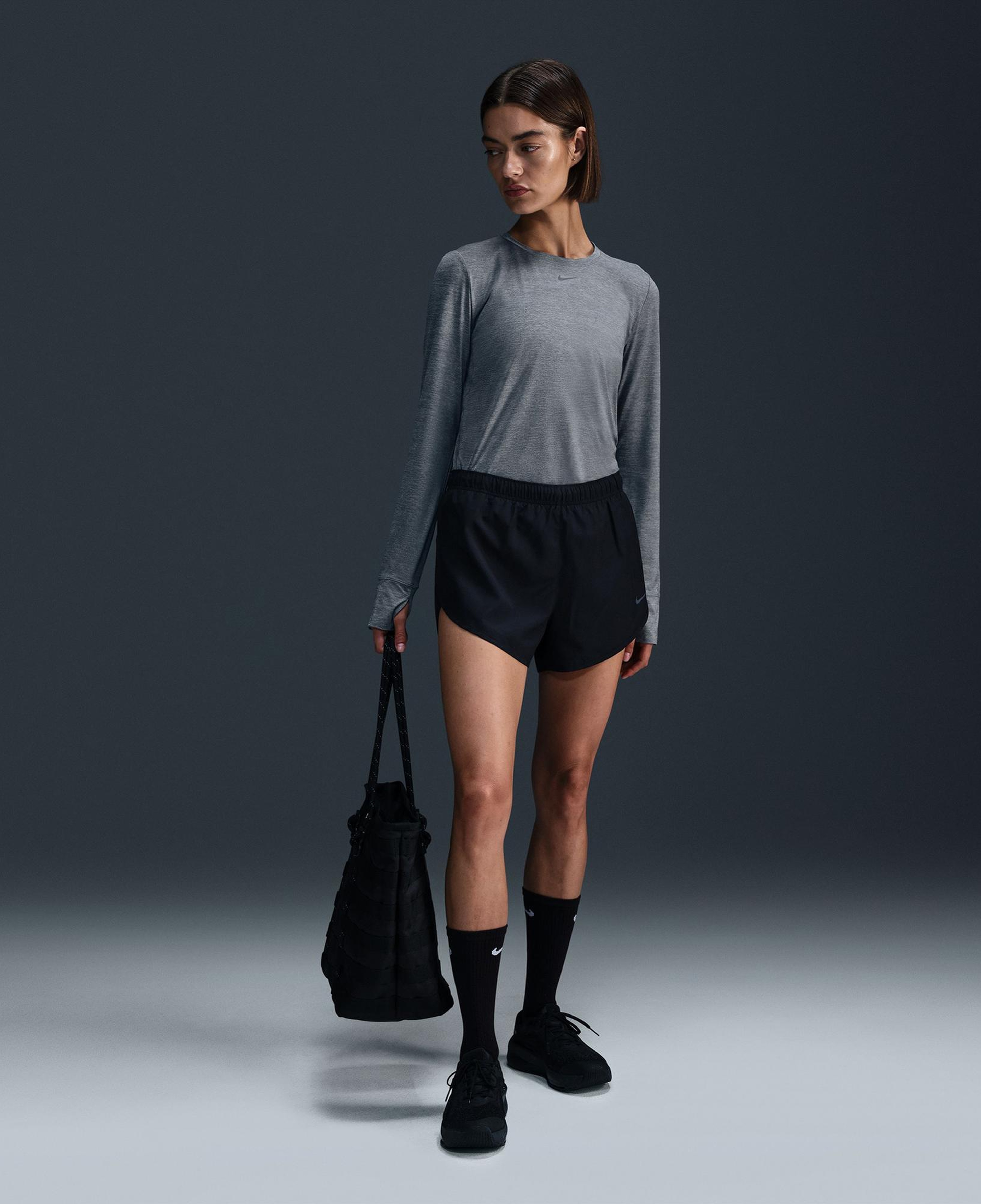 Nike One Classic Dri-Fit Kadın Gri Sweatshirt