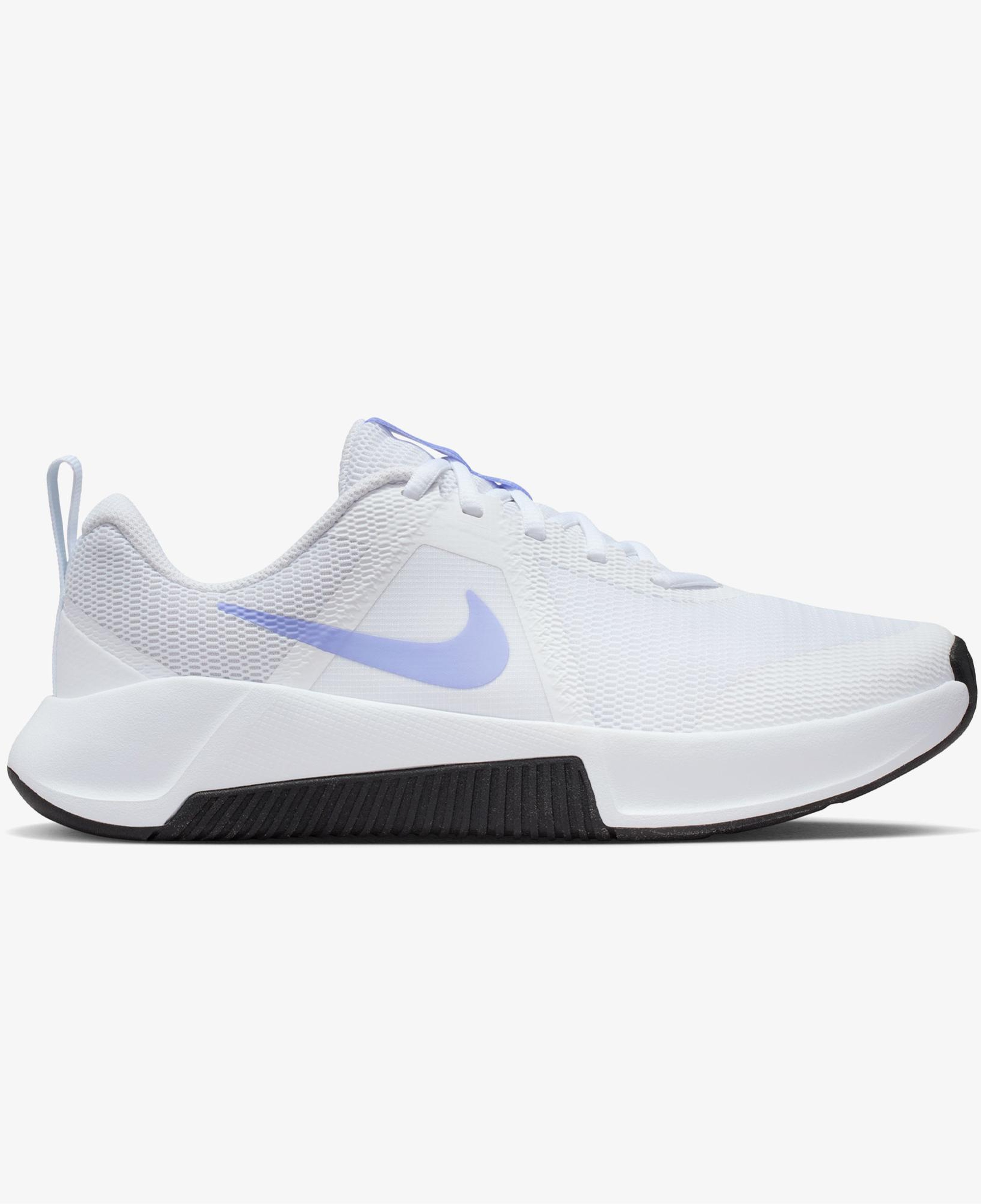 Nike MC Trainer 3 Kadın Beyaz Spor Ayakkabı