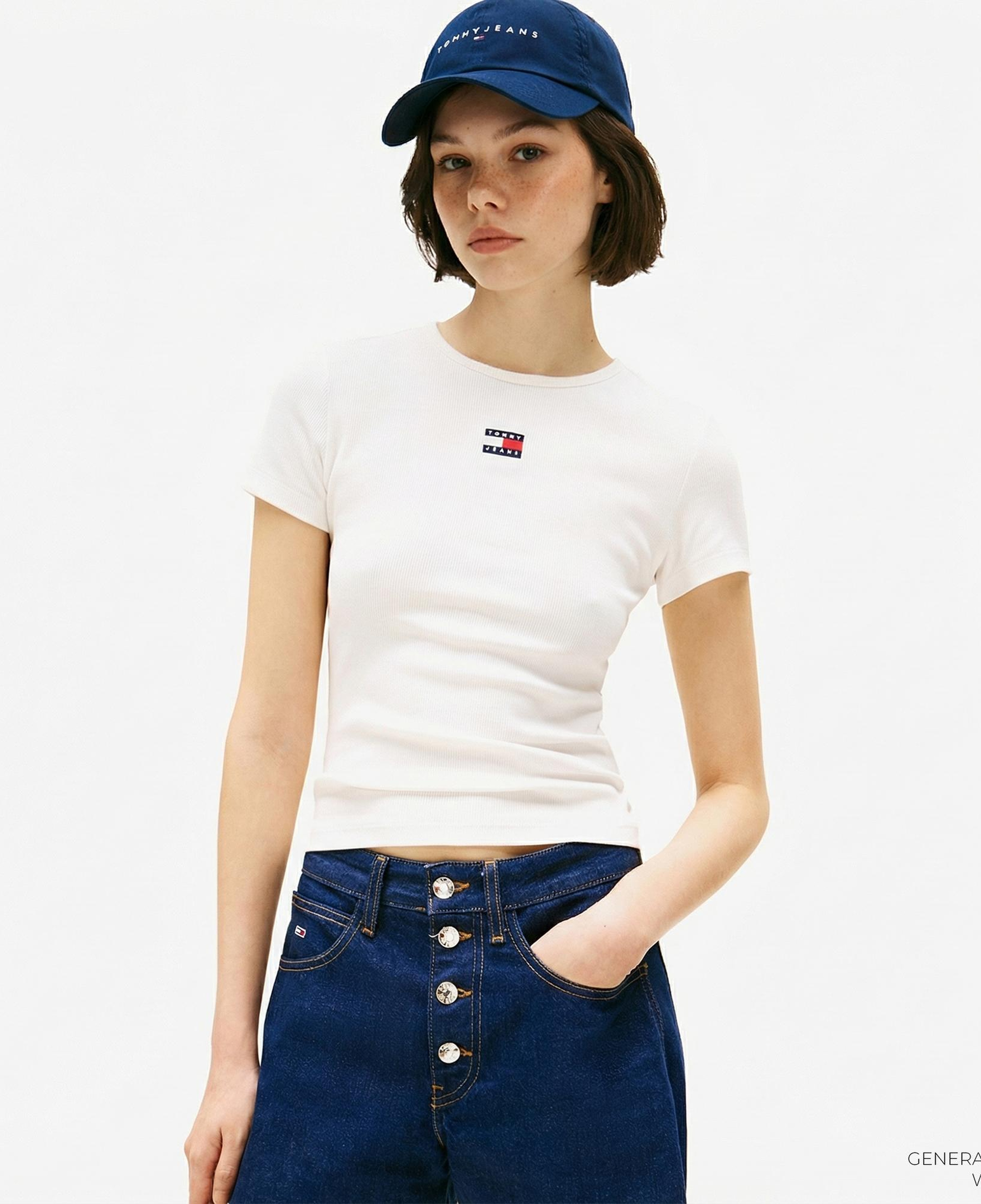 Tommy Hilfiger Badge Kadın Beyaz T-Shirt