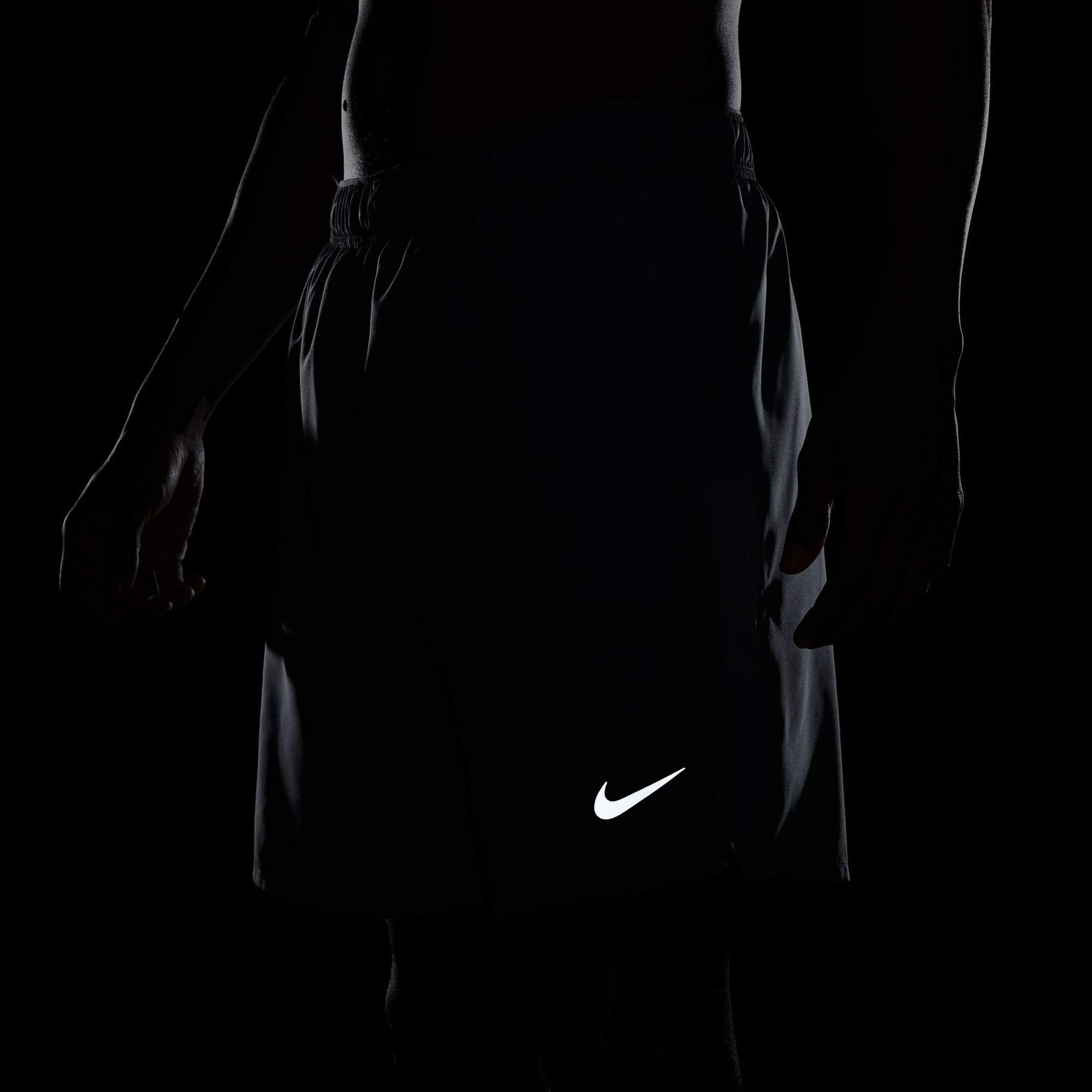Nike Dri-Fit Challenger 18cm Erkek Gri Şort
