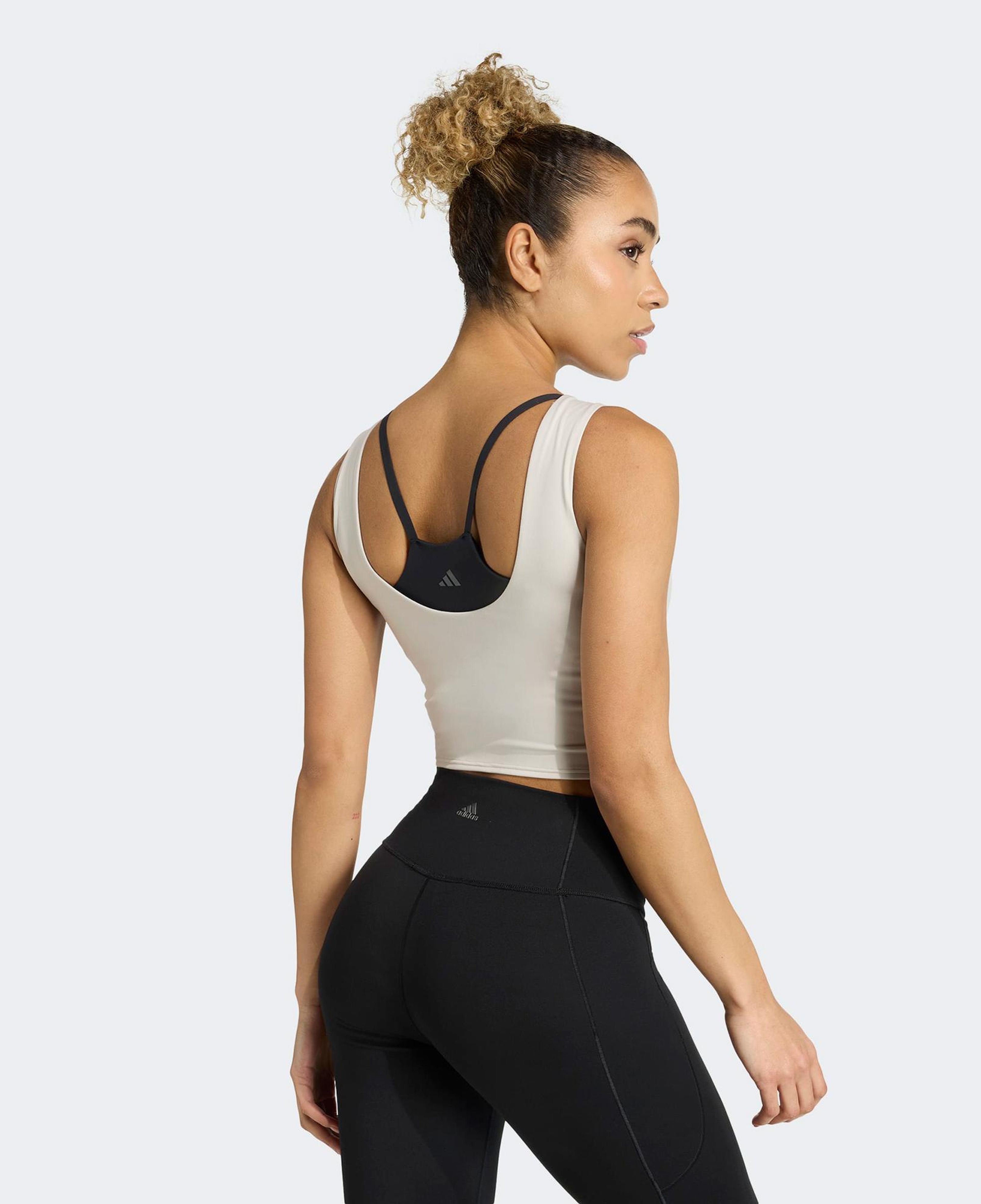 adidas Yoga Motion Kadın Bej Crop T-Shirt
