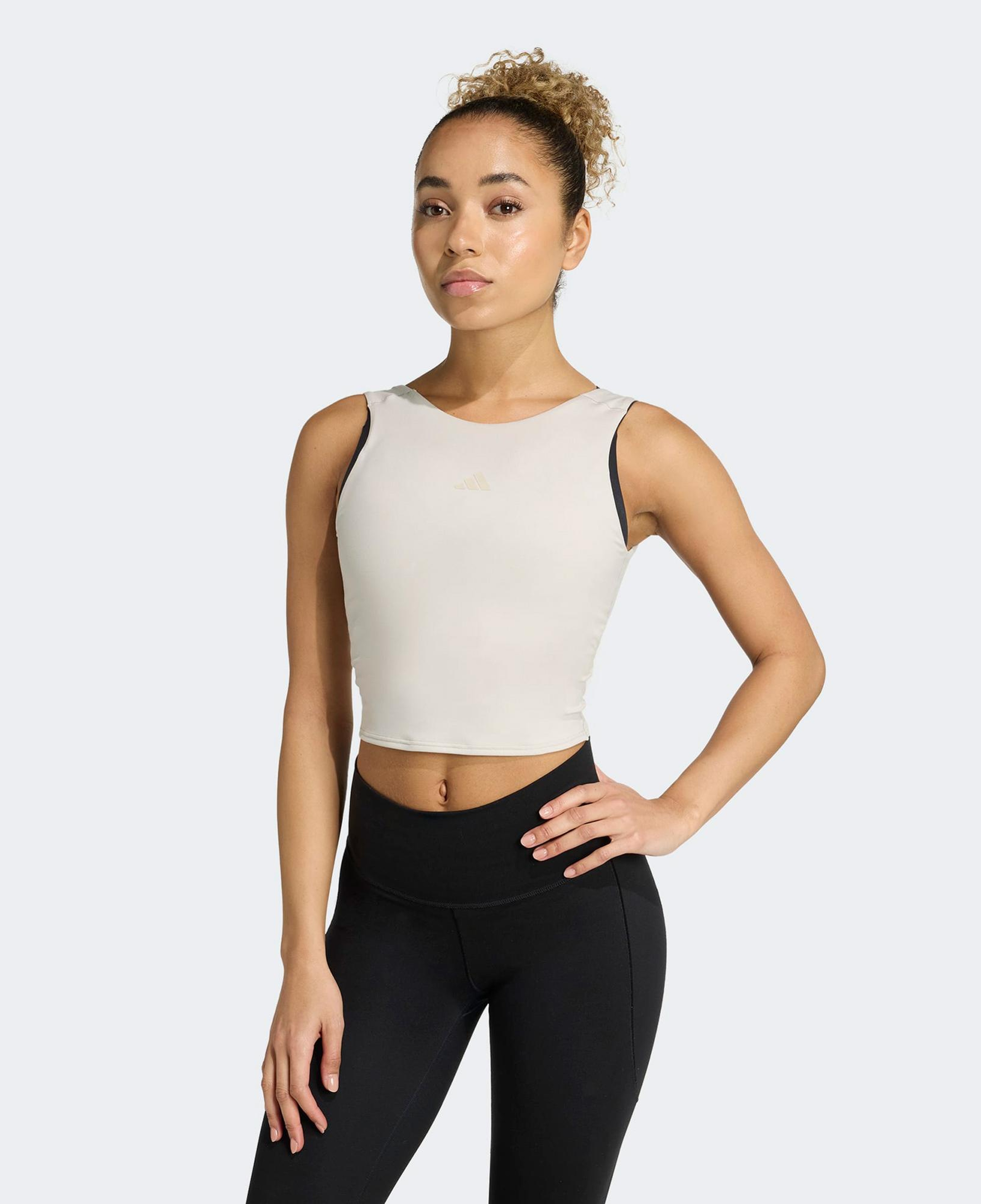 adidas Yoga Motion Kadın Bej Crop T-Shirt