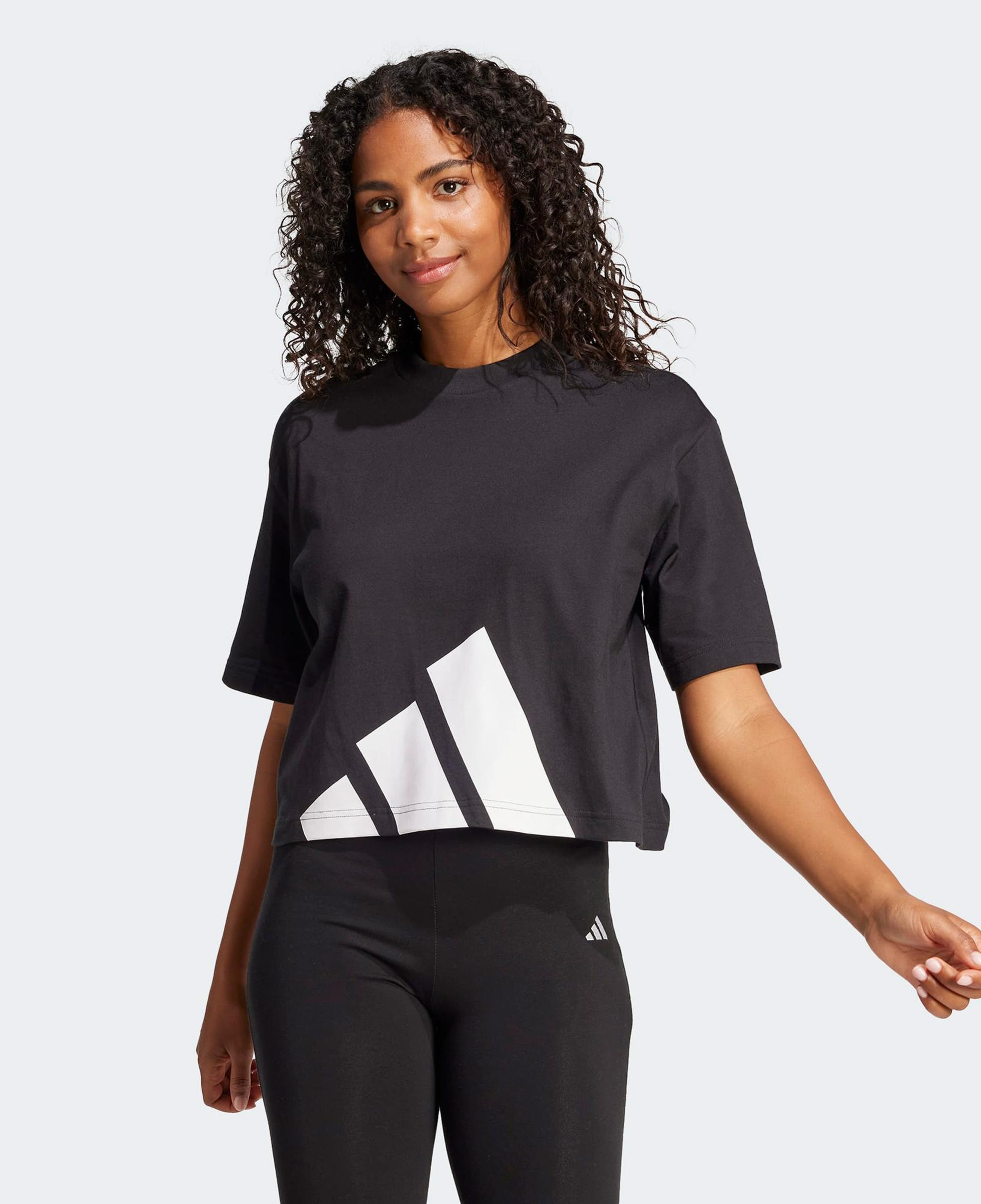 adidas Essentials Big Logo Boyfriend Kadın Siyah T-Shirt