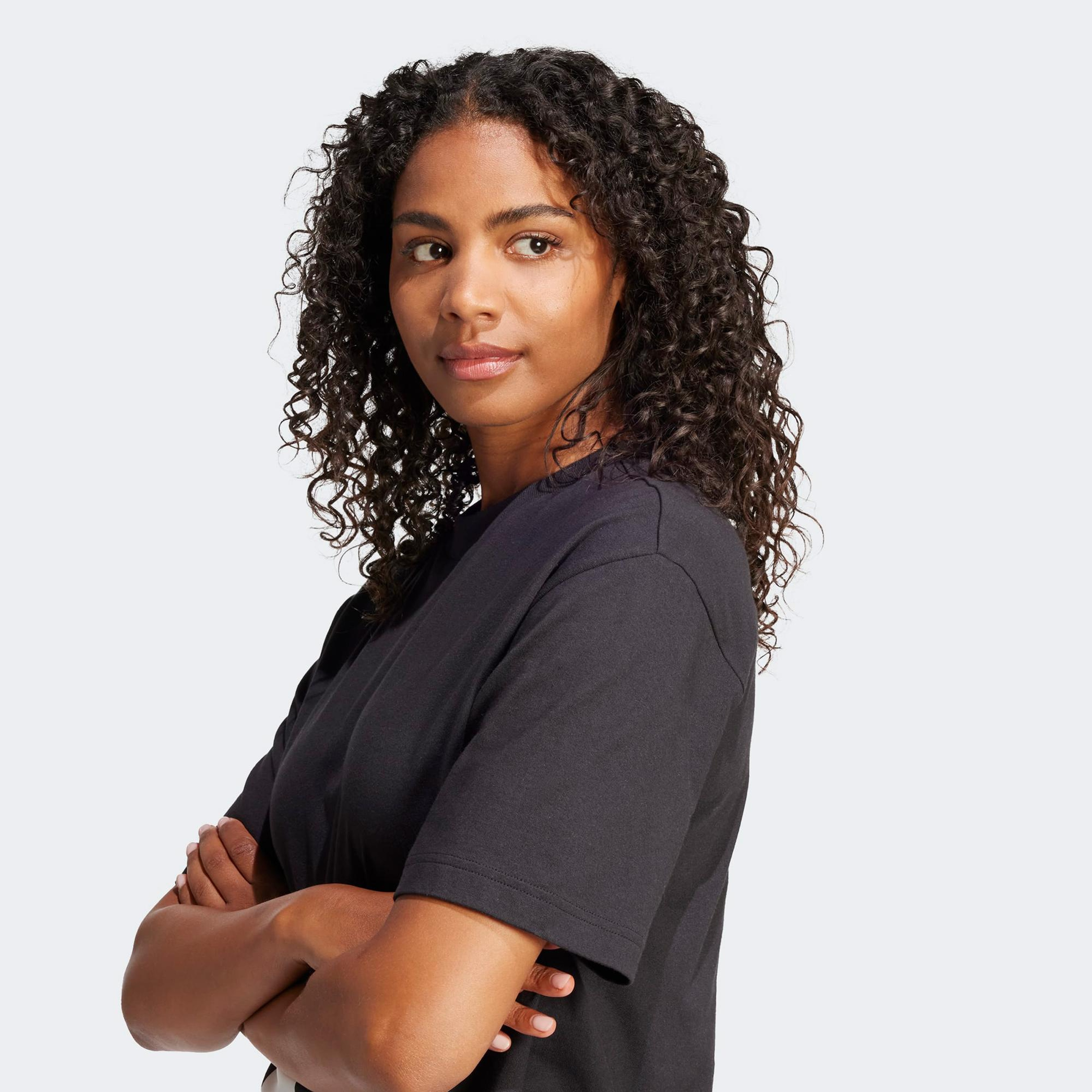 adidas Essentials Big Logo Boyfriend Kadın Siyah T-Shirt