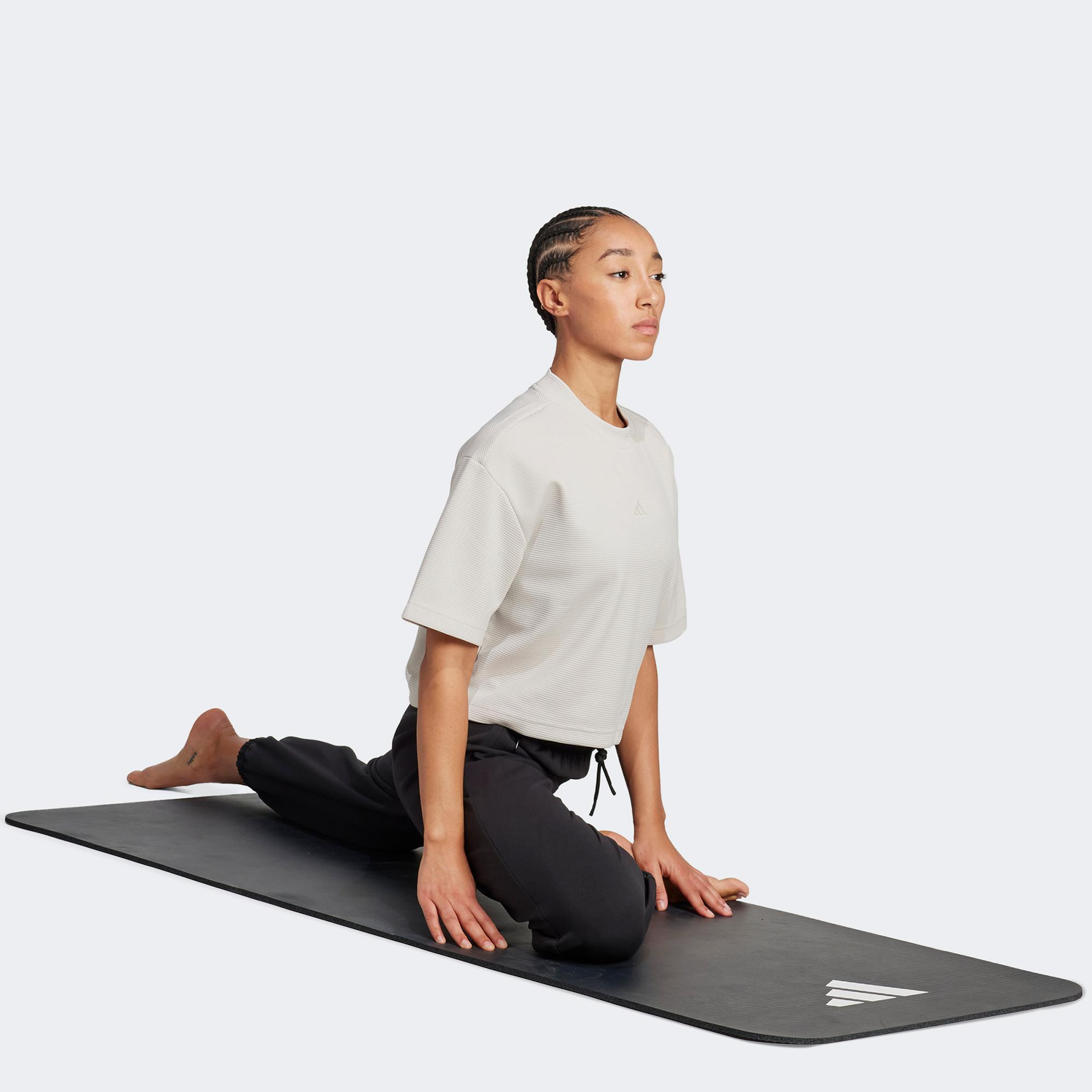 adidas Yoga Motion Kadın Bej T-Shirt