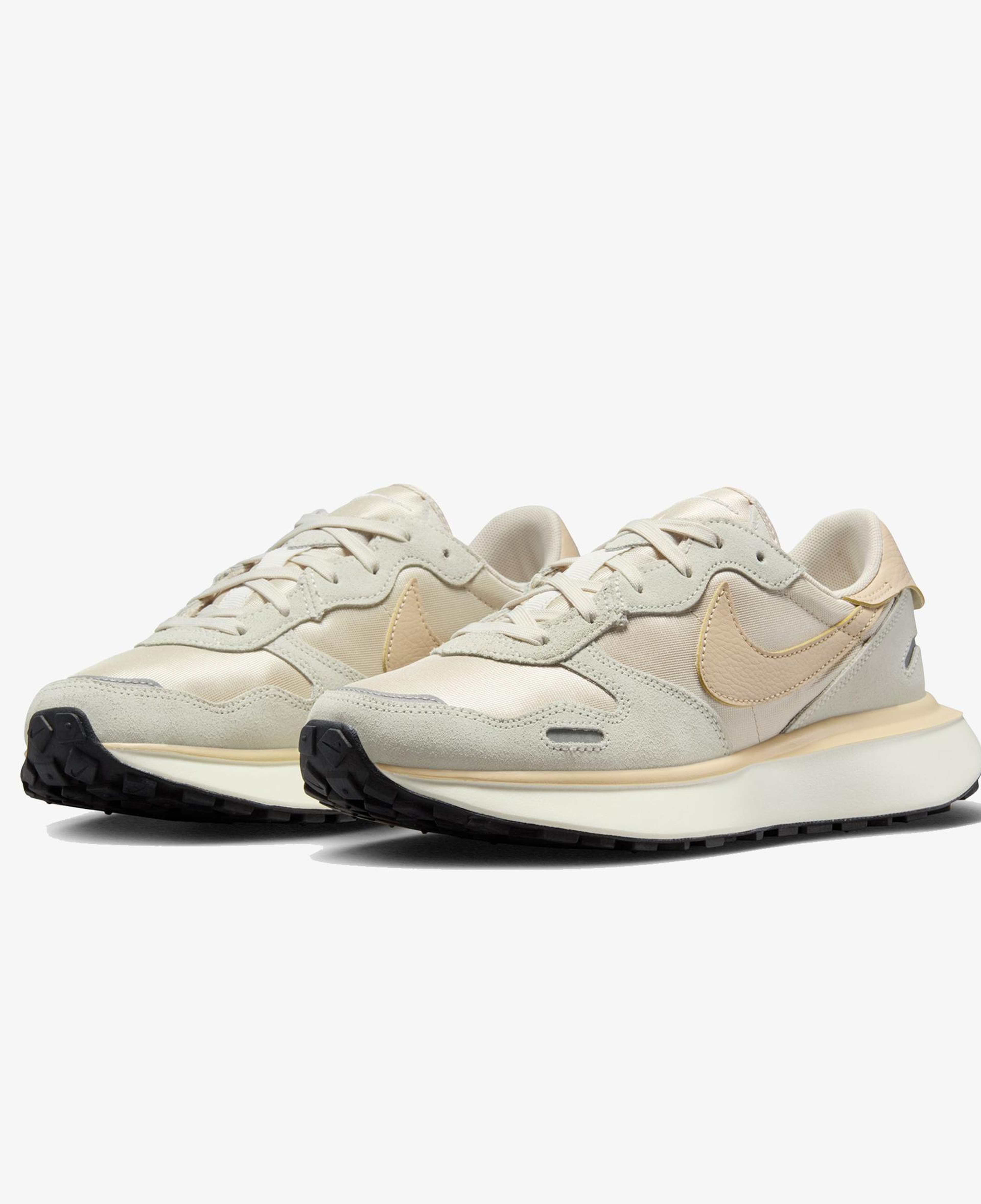 Nike Phoenix Waffle Kadın Bej Spor Ayakkabı